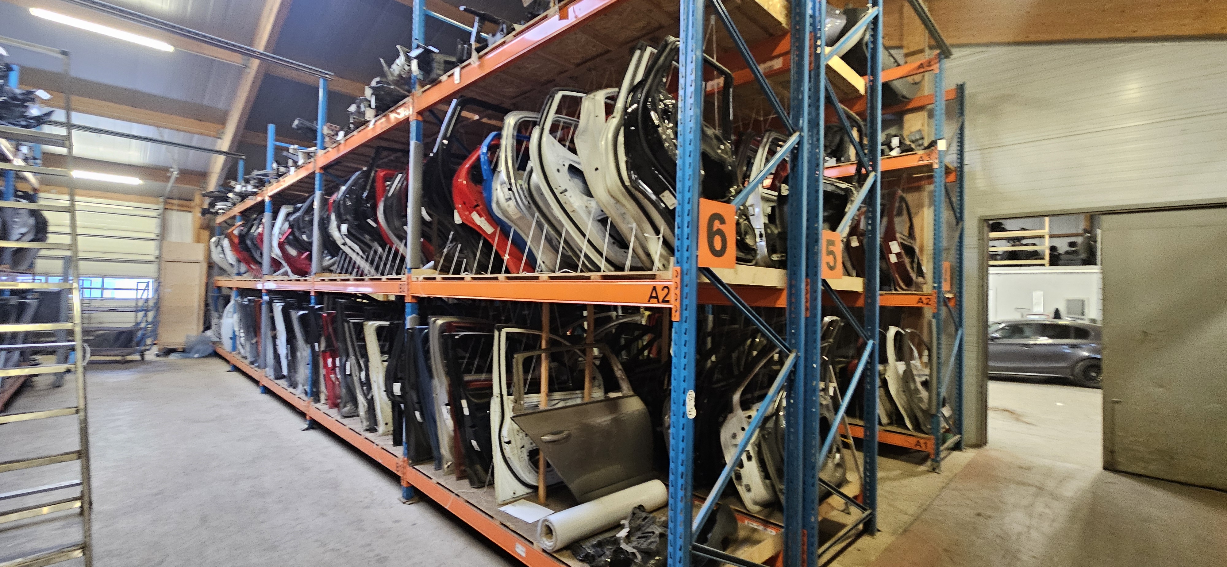 SELT / SOLD - Brettarekkar, H480sm x B270 x D110 sm. - 1.000 fm. Selfoss 4
