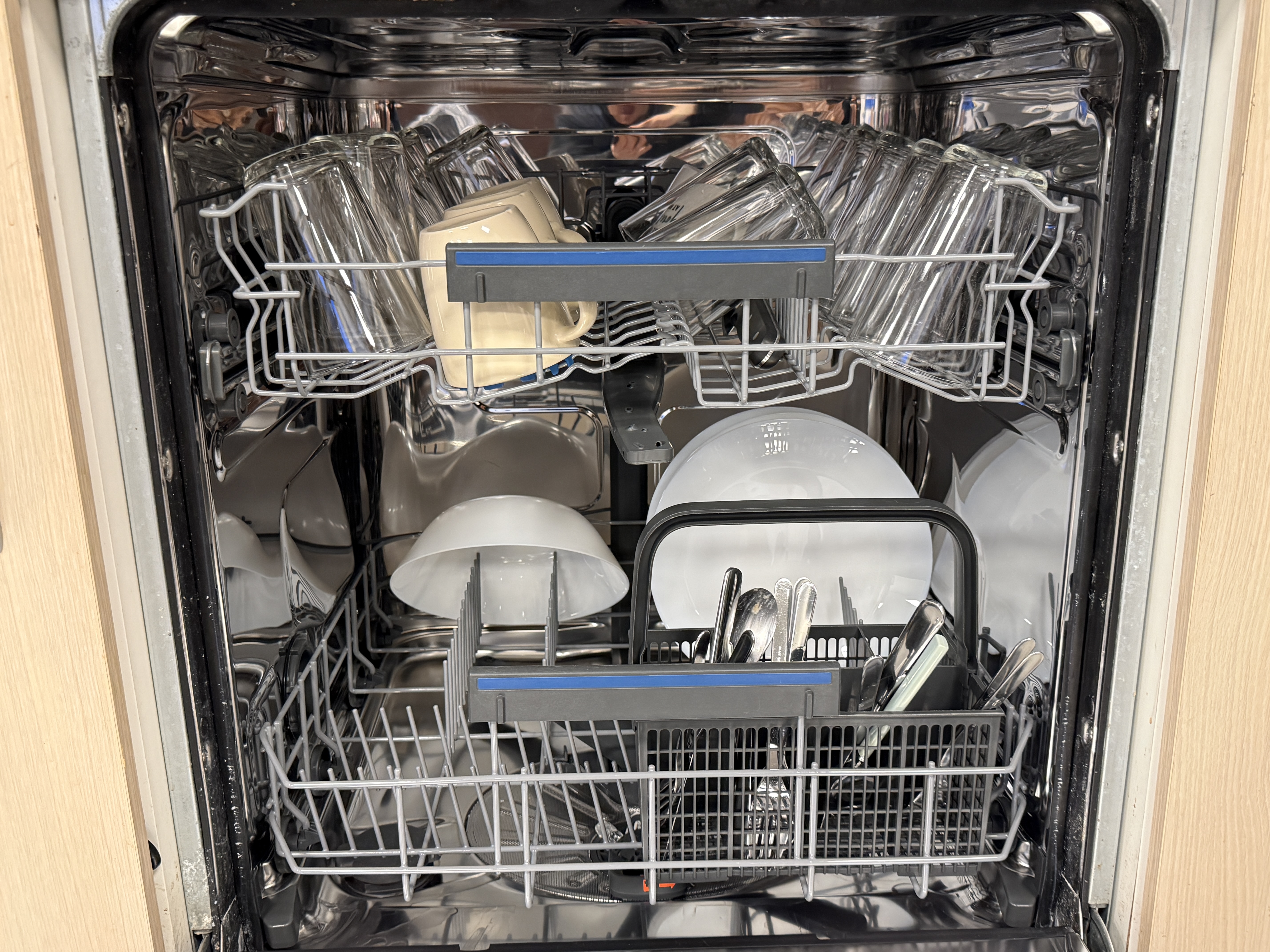 SELT / SOLD Electrolux ESF5545LOW – Uppþvottavél 10