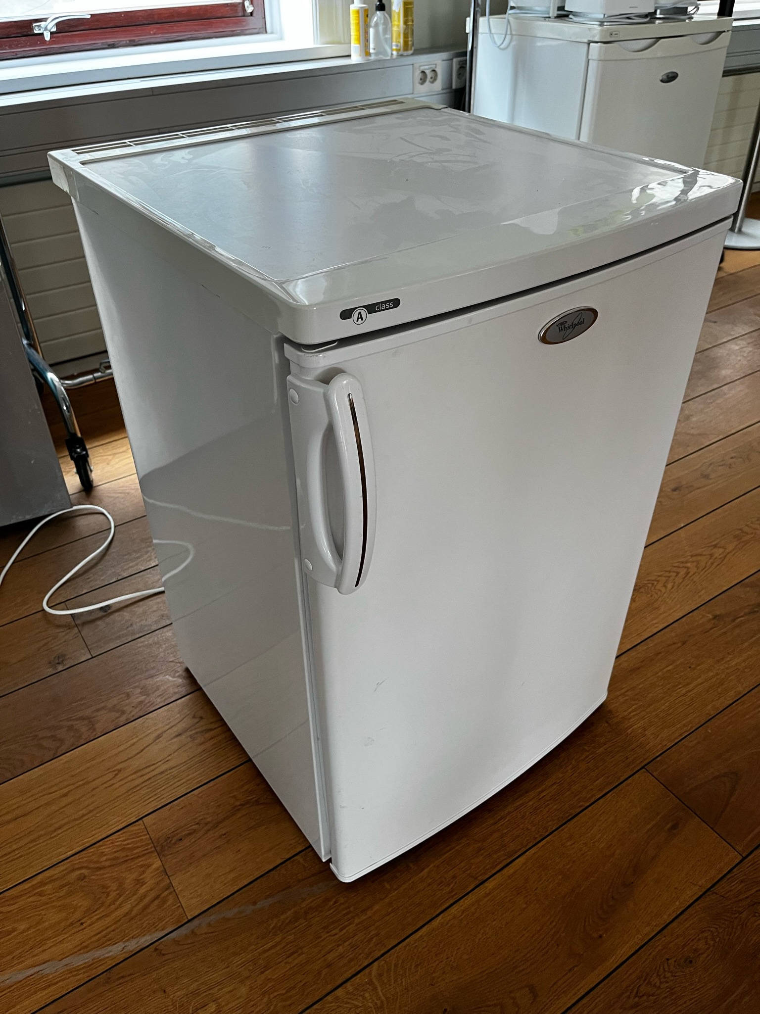 SELT / SOLD Whirlpool A-Class kælir - H80 x B60