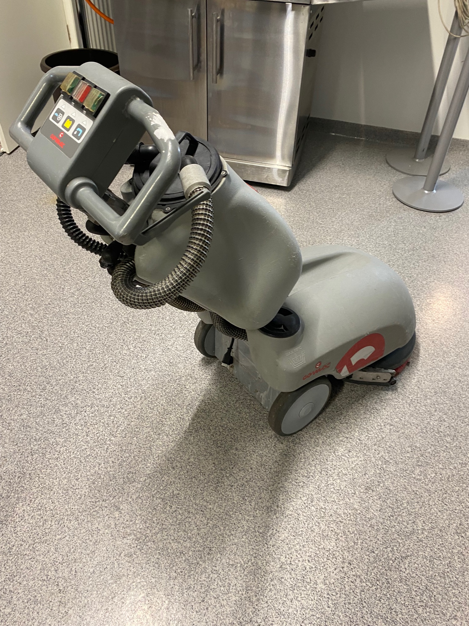 SELT / SOLD Comac þrifvél 2