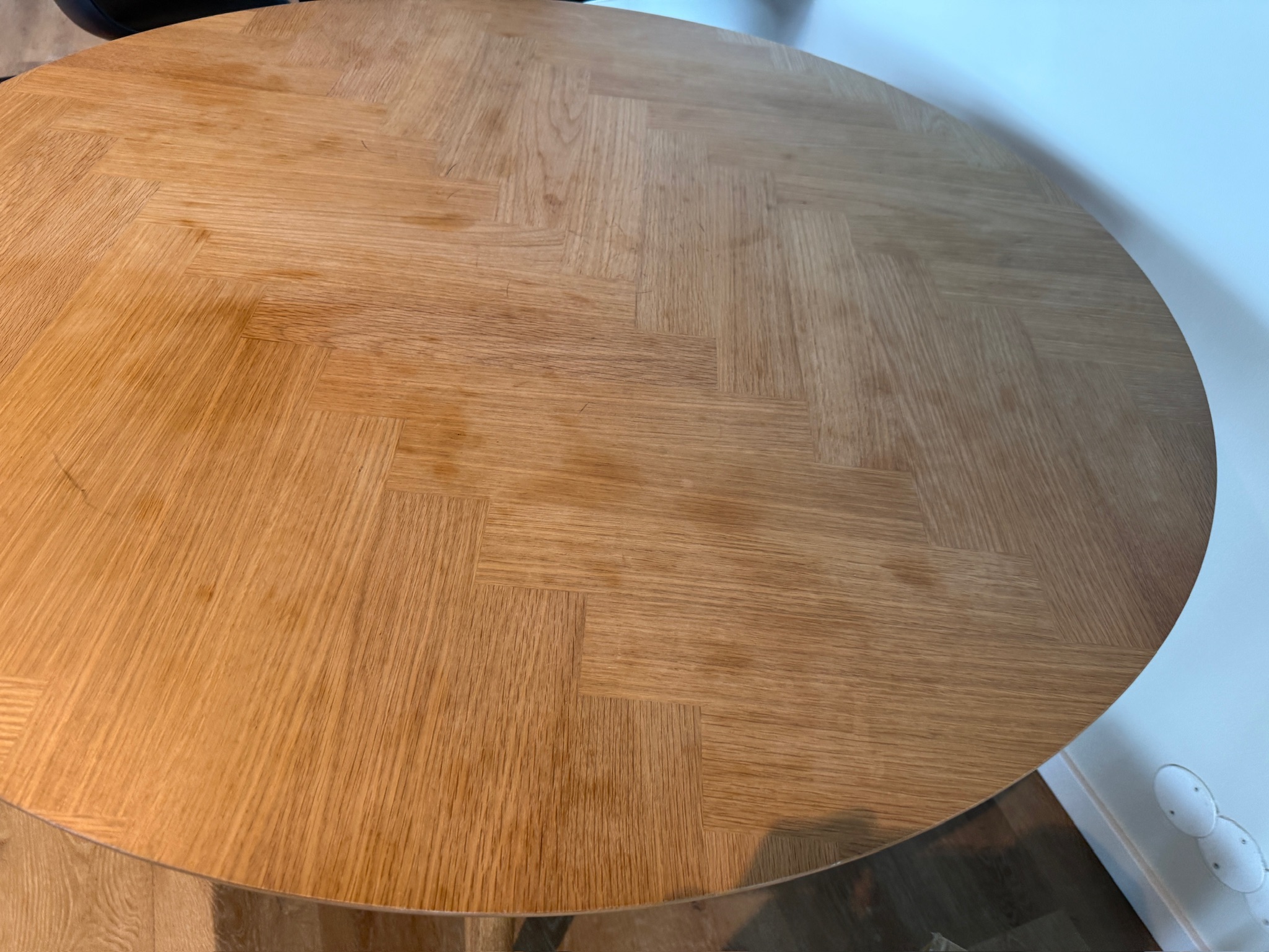 SELT / SOLD Actona Group borðstofuborð frá Ilva, Ø120sm. 4