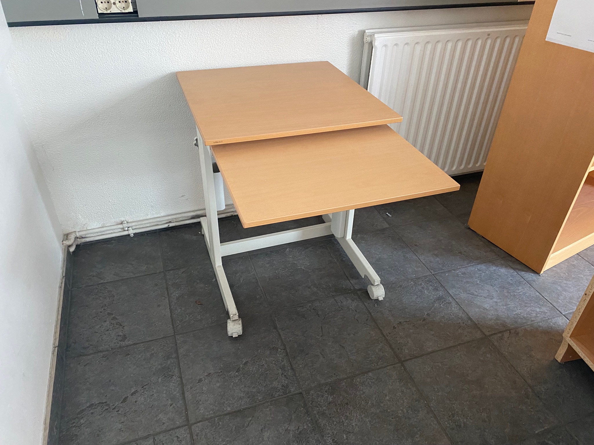 SELT / SOLD - Vinnuborð 3