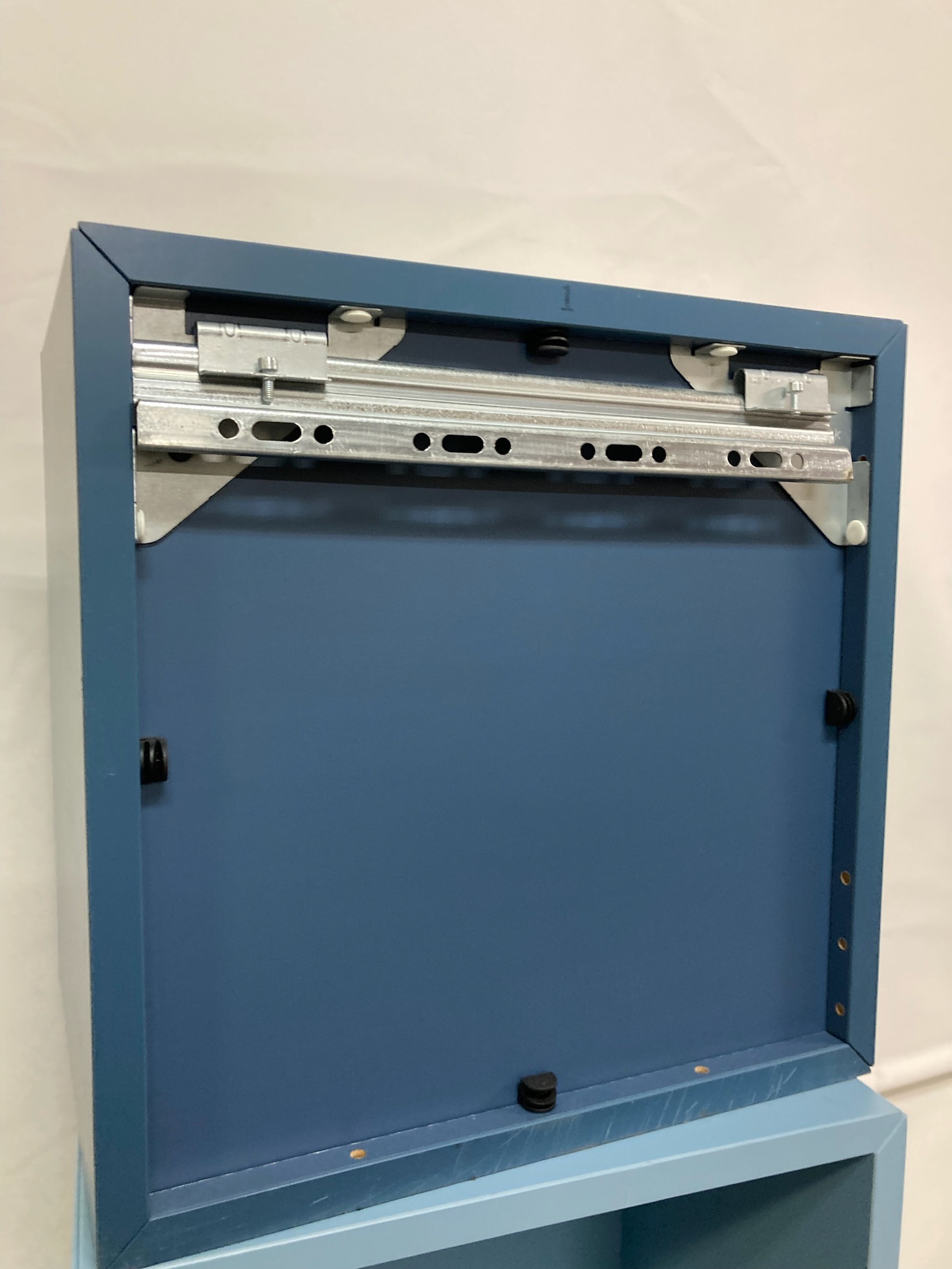 SELT / SOLD IKEA Eket Box/hillur 3