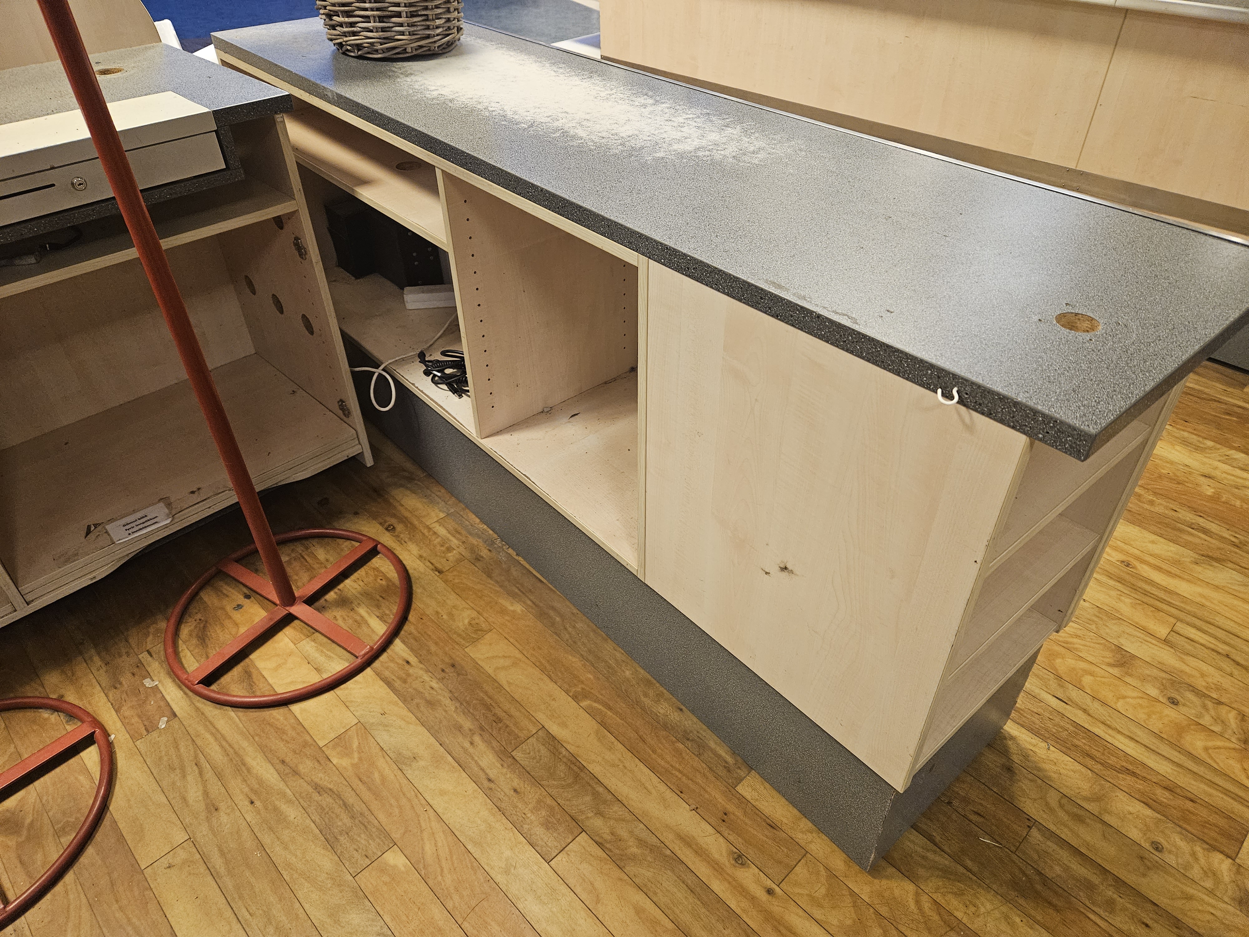 SELT / SOLD - Móttökuborð - búðarborð - verslunarborð 4 metrar 7