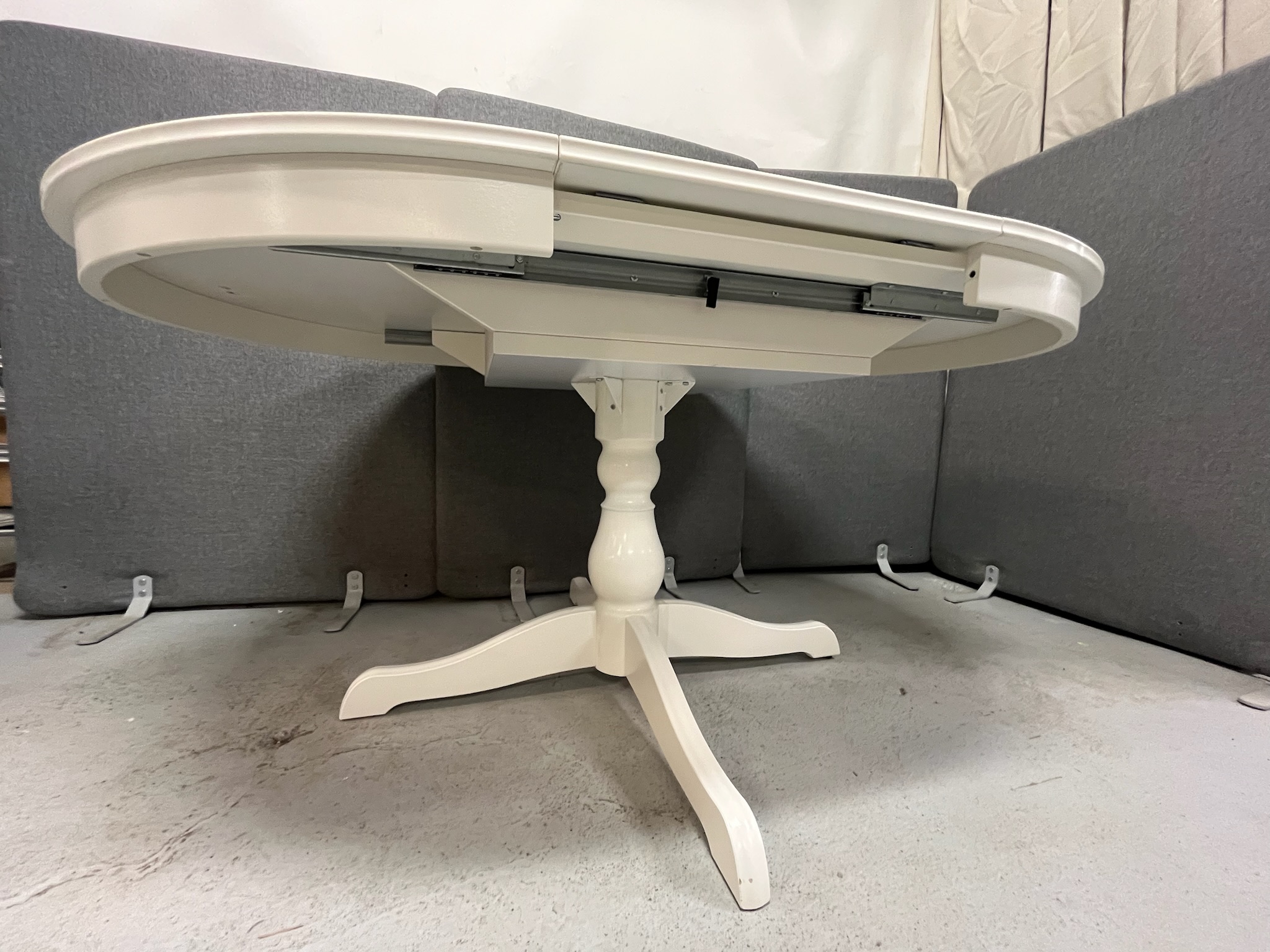 SELT / SOLD IKEA eldhúsborð, stækkanlegt, B155/110 x D110 sm. 4
