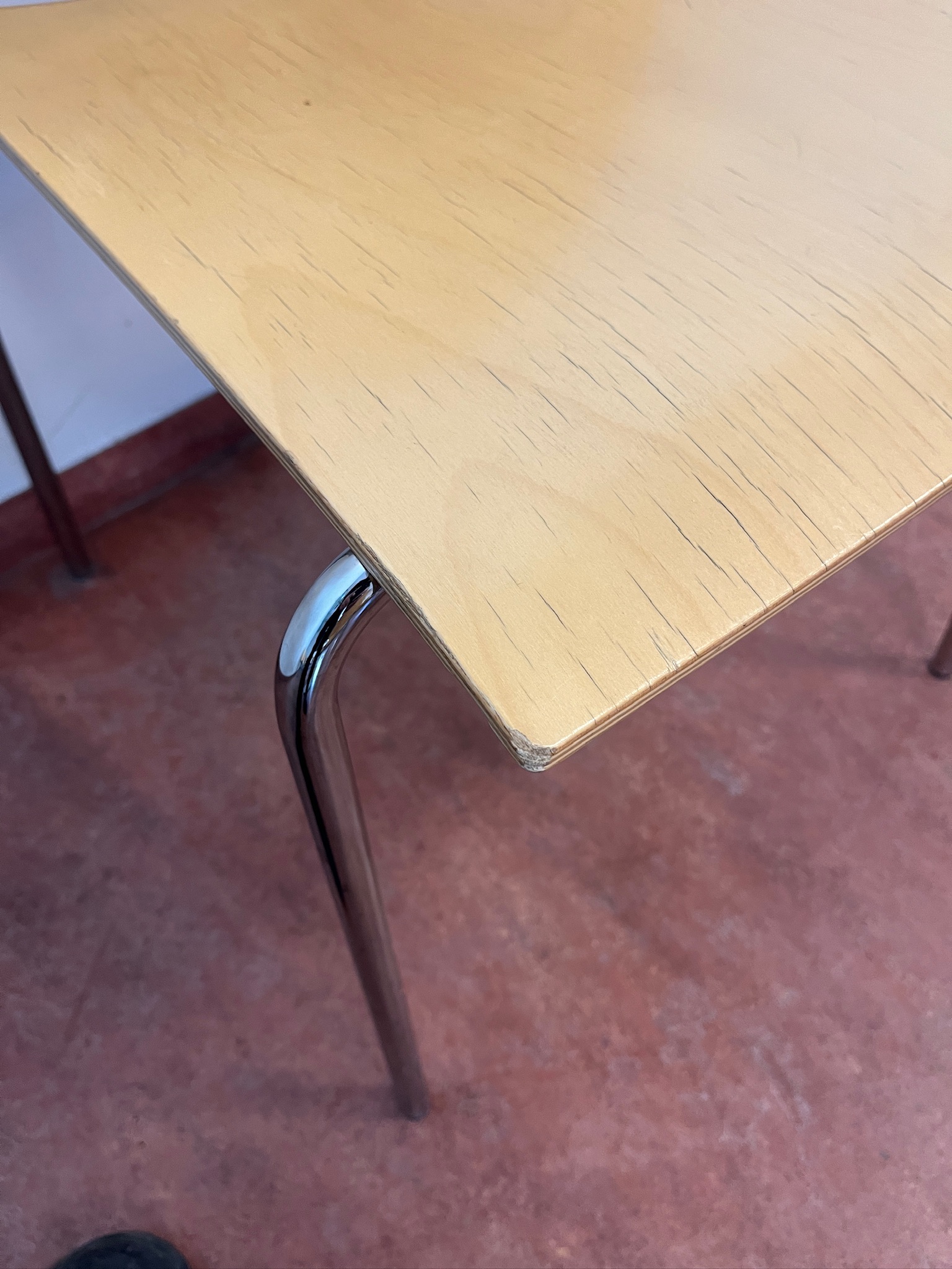 SELT / SOLD Sterkbyggðir sænskir eldhússtólar, staflanlegir 5