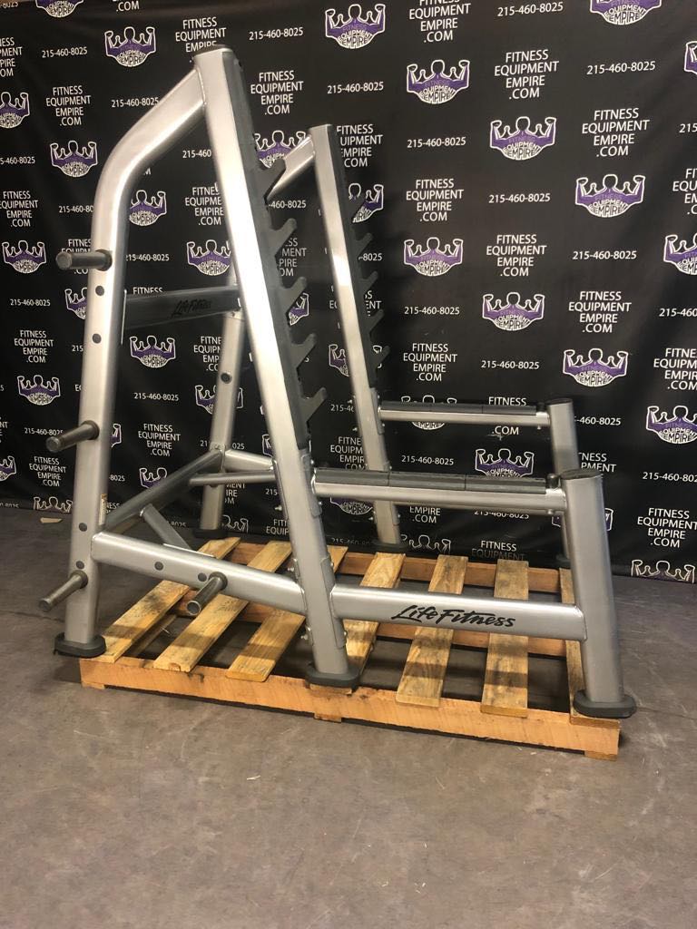 Selt/endurnýtt- Lyftingarekki - Life Fitness Olympic Squat Rack 2