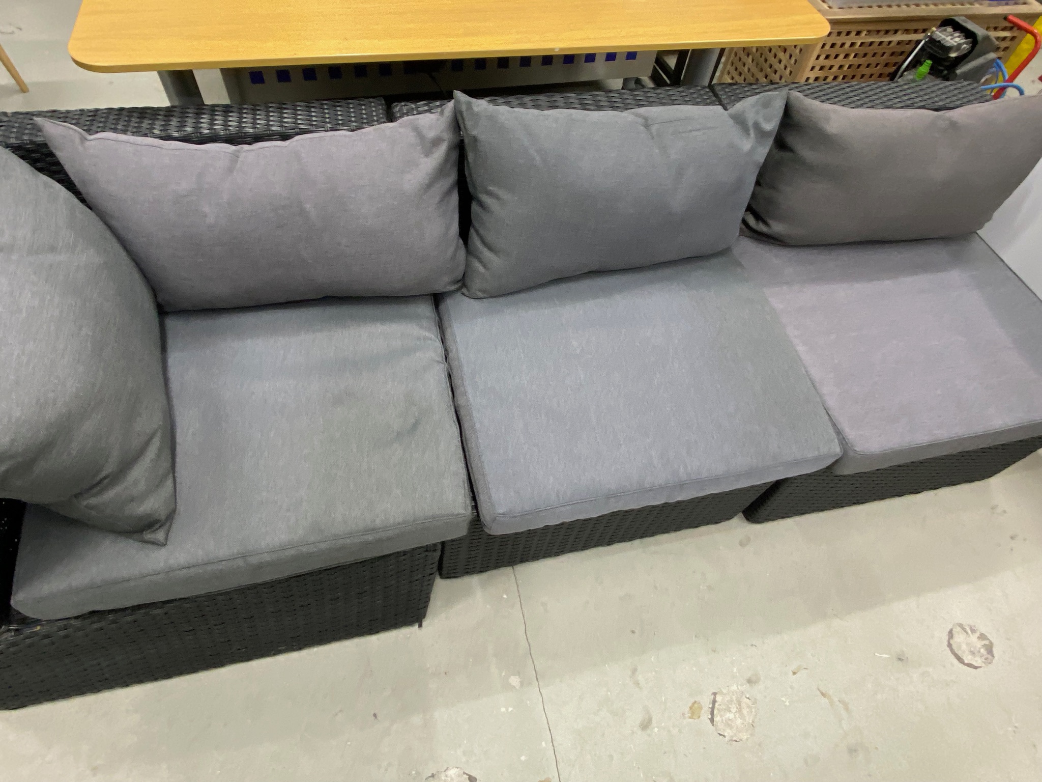 SELT / SOLD Garðsett / garðbekkur, B230 x D84 sm. 3