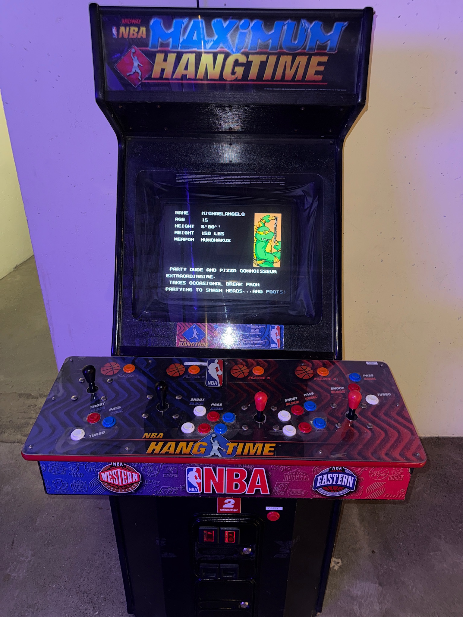SELT / SOLD Midway NBA Maximum Hangtime spilakassaskápur (1996) 6