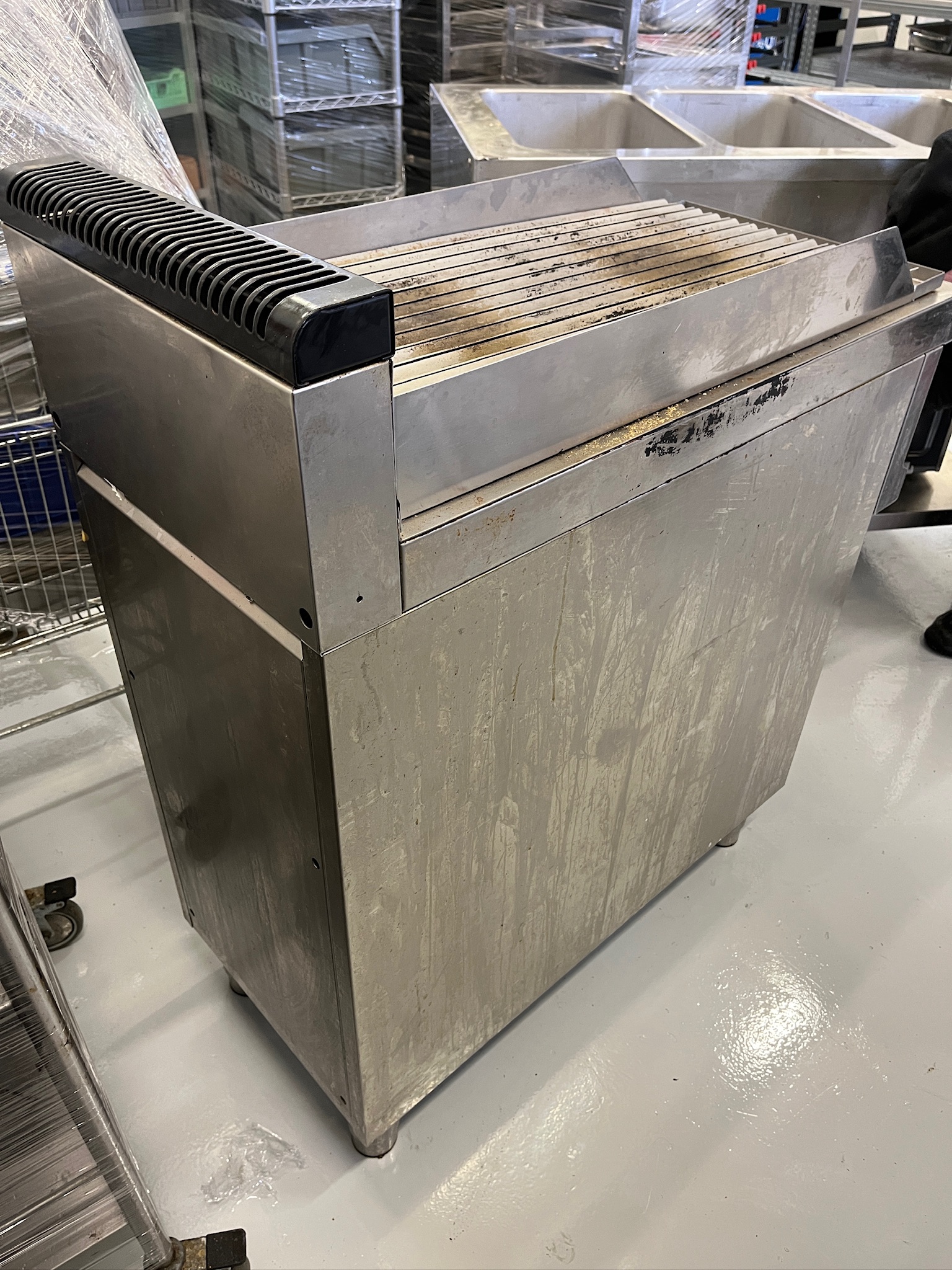 SELT / SOLD Berto's gasgrill, B40 x D70 x H90 sm 3