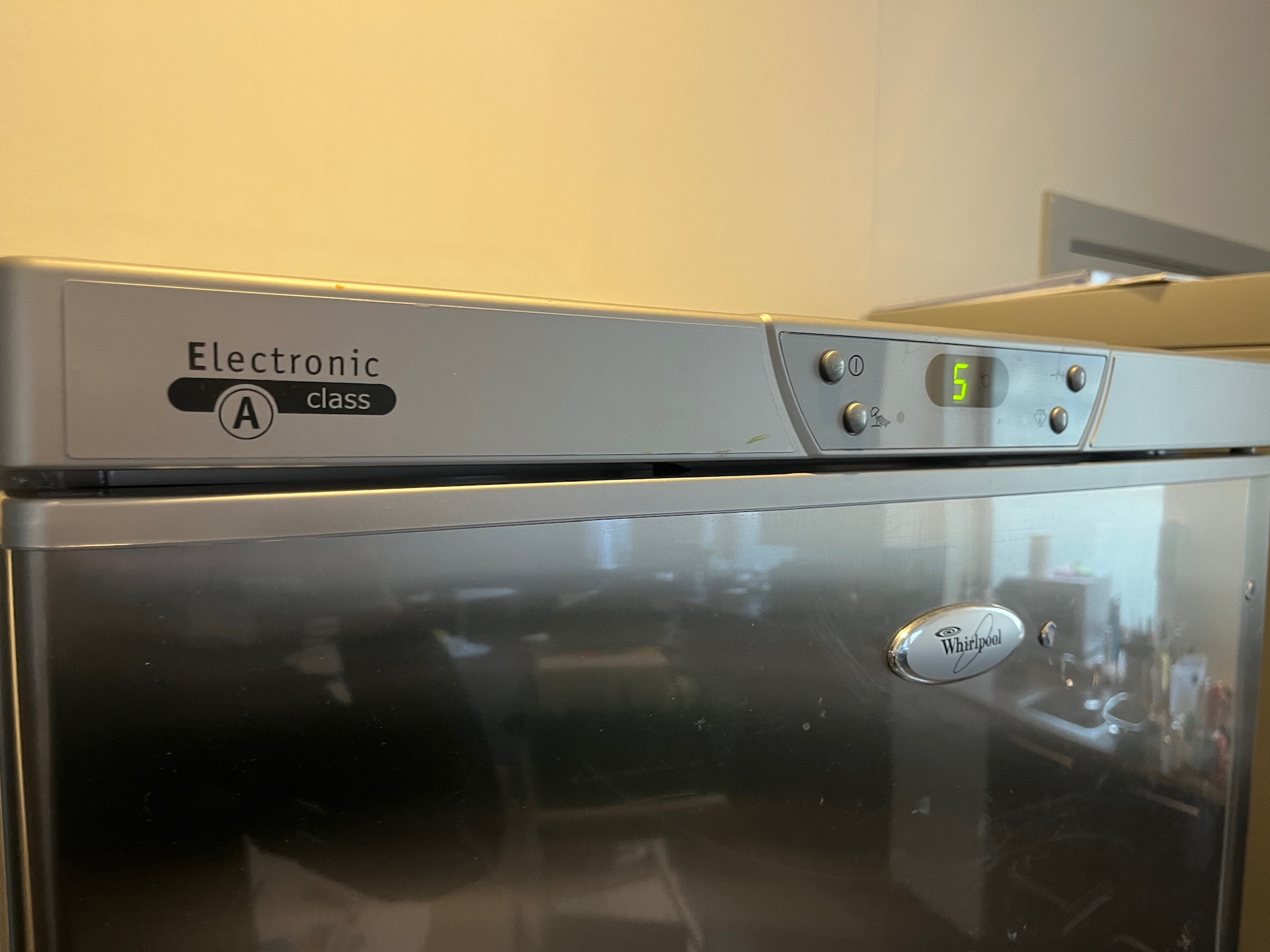 SELT / SOLD Whirlpool kæliskápur - H180sm. 4