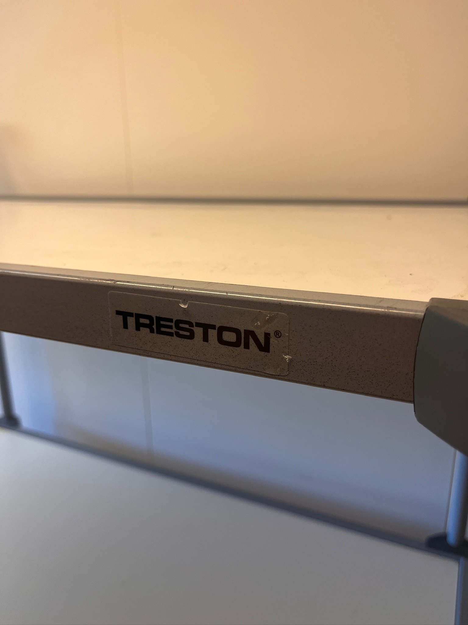 SELT / SOLD Teston handvagn, 3 hillur, H150xB103xD56sm. 6