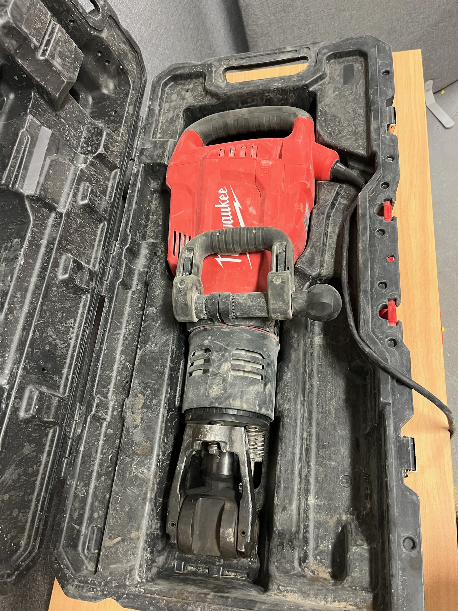 SELT / SOLD Milwaukee brotvél K 1000 S frá Verkfærasölunni 3