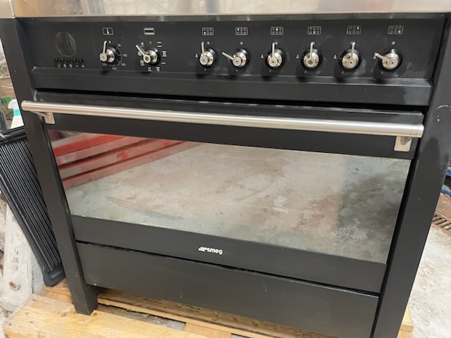 SELT / SOLD - SMEG Gaseldavél - Eirvík 6 brennarar - Breidd 90 6