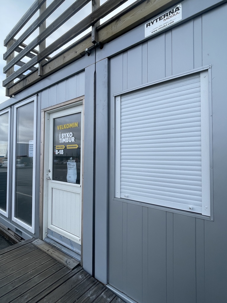 SELT / SOLD - Gámahús, kennslustofur, vinnubúðir, mötuneyti - 6+3 eða 9 einingar 15