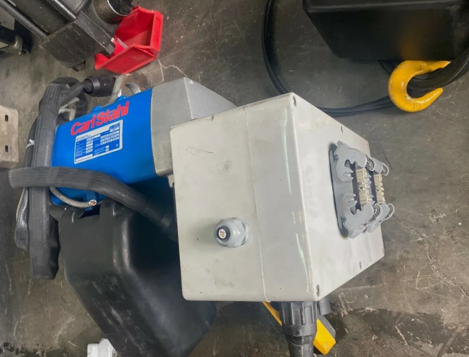 SELT / SOLD Talía - ABUS - vel með farin rafdrifin keðjutalía 4