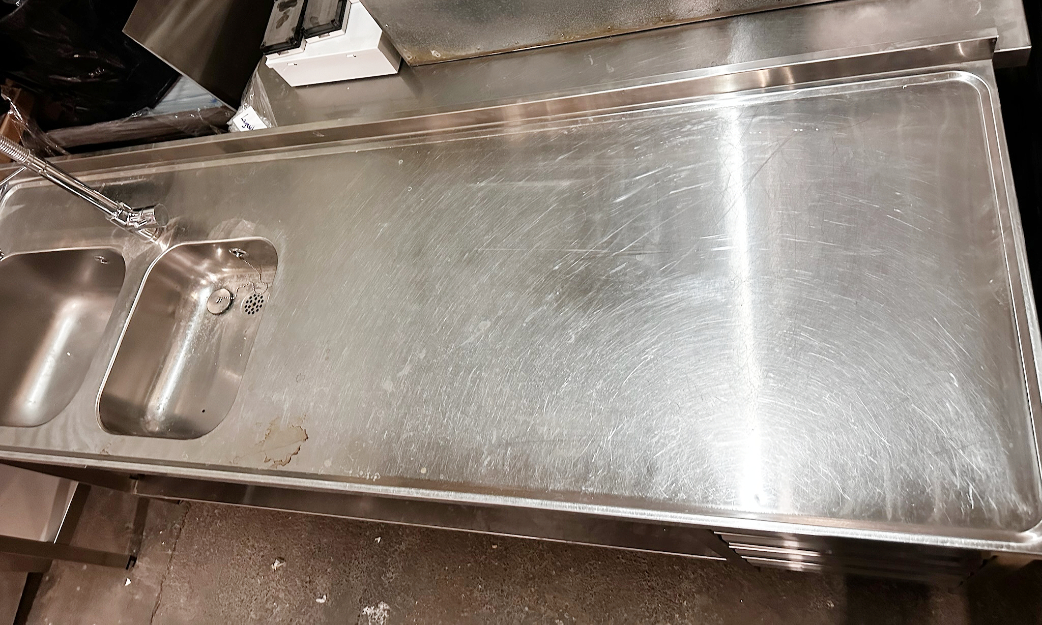 SELT / SOLD Novameta stálborð B220 x D70 m/vöskum og blöndunart frá Bako Ísberg 4