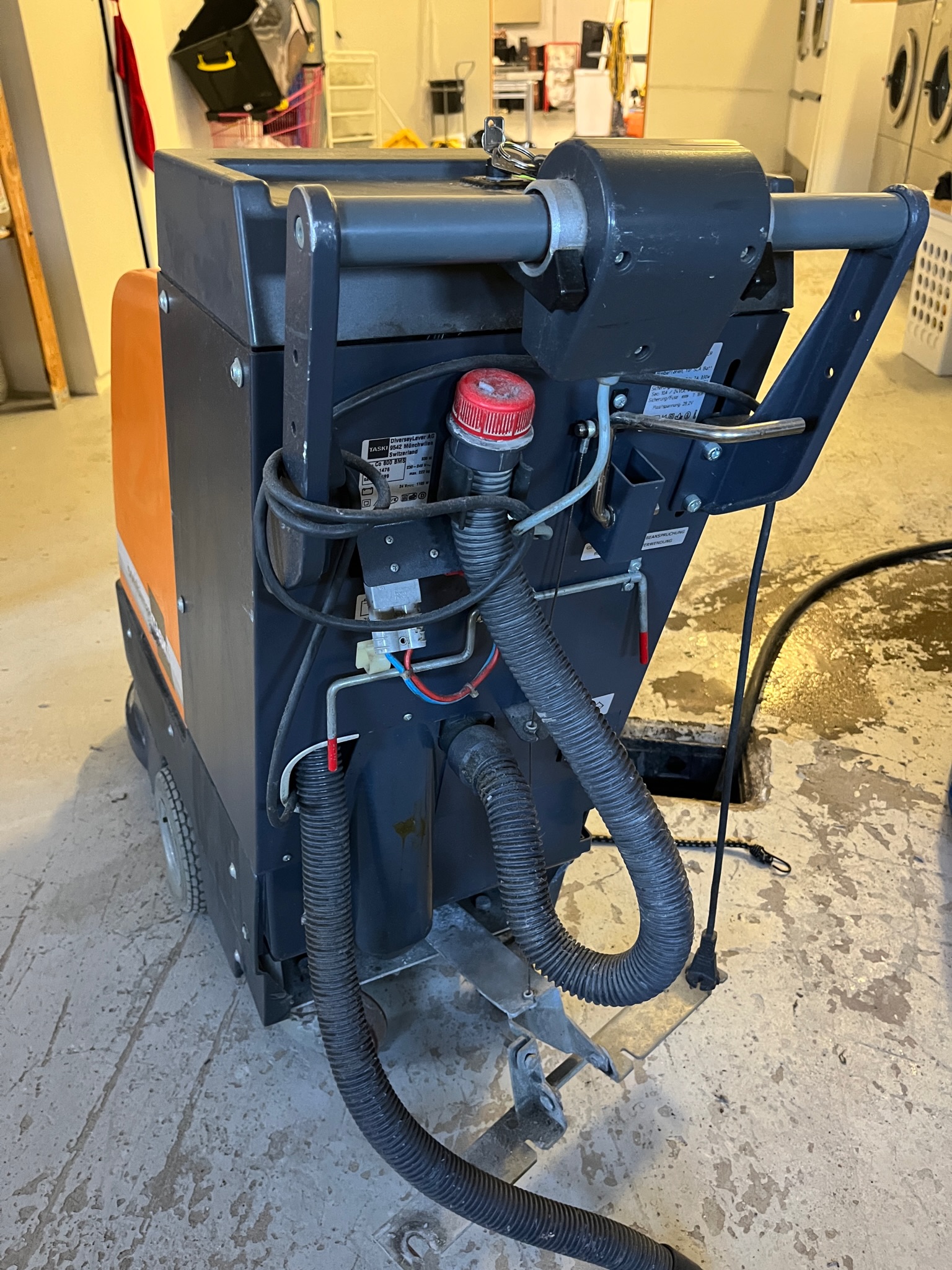 SELT / SOLD Taski skúringarvél 5