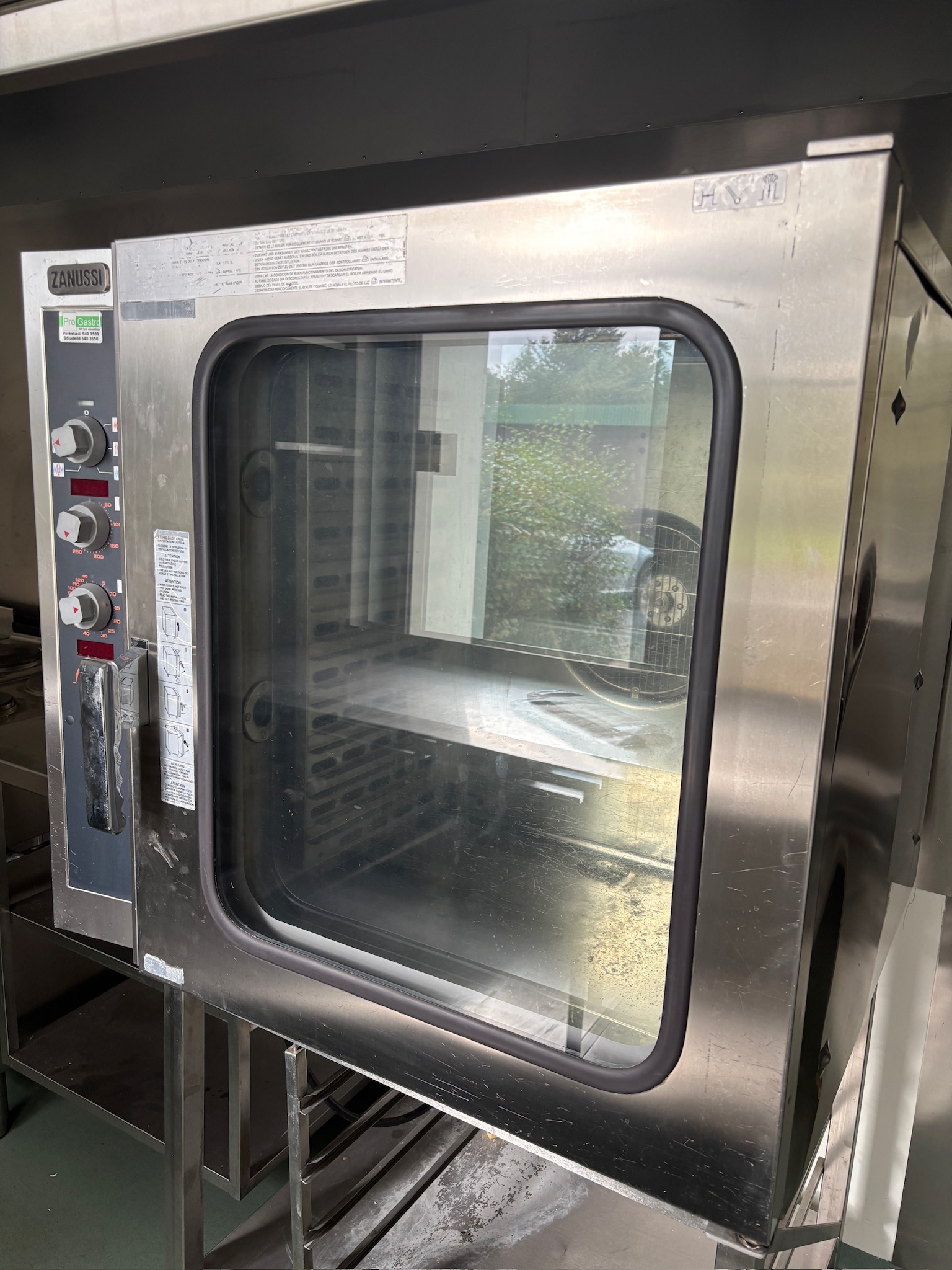 SELT / SOLD Zanussi ofn á ofnstandi, 10 skúffur 2
