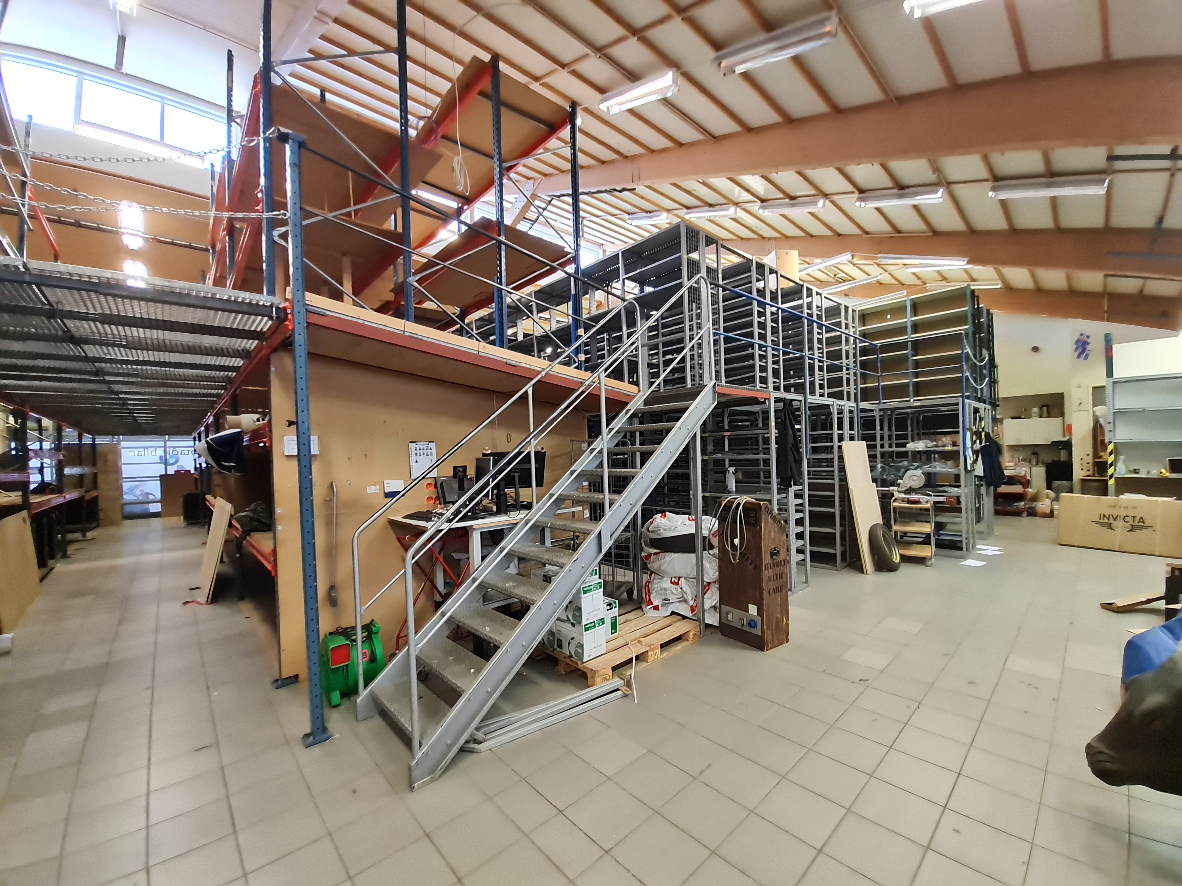 SELT / SOLD - Milliloft um 300 fm. 6