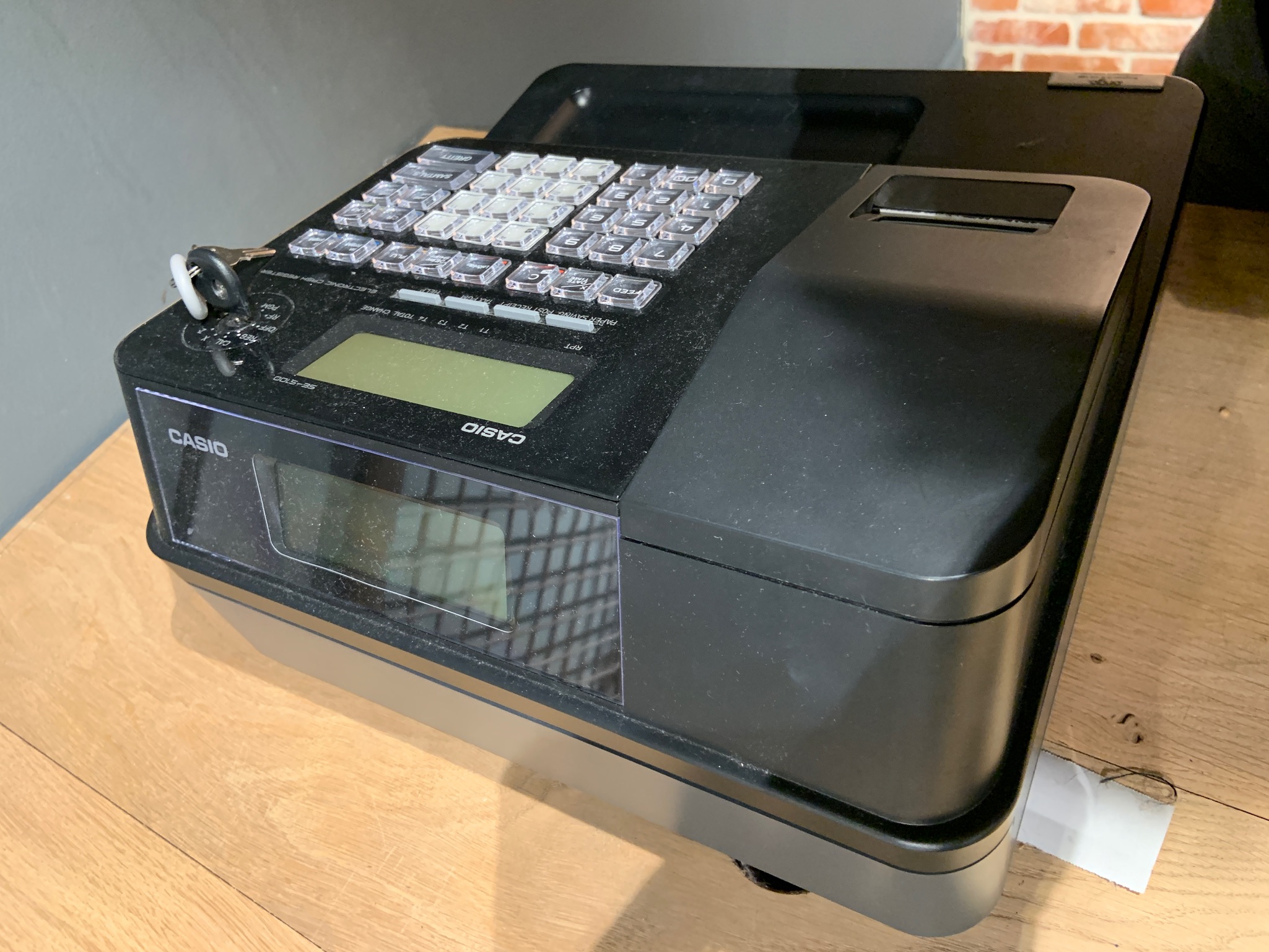 SELT / SOLD-Casio verslunarkassi 3