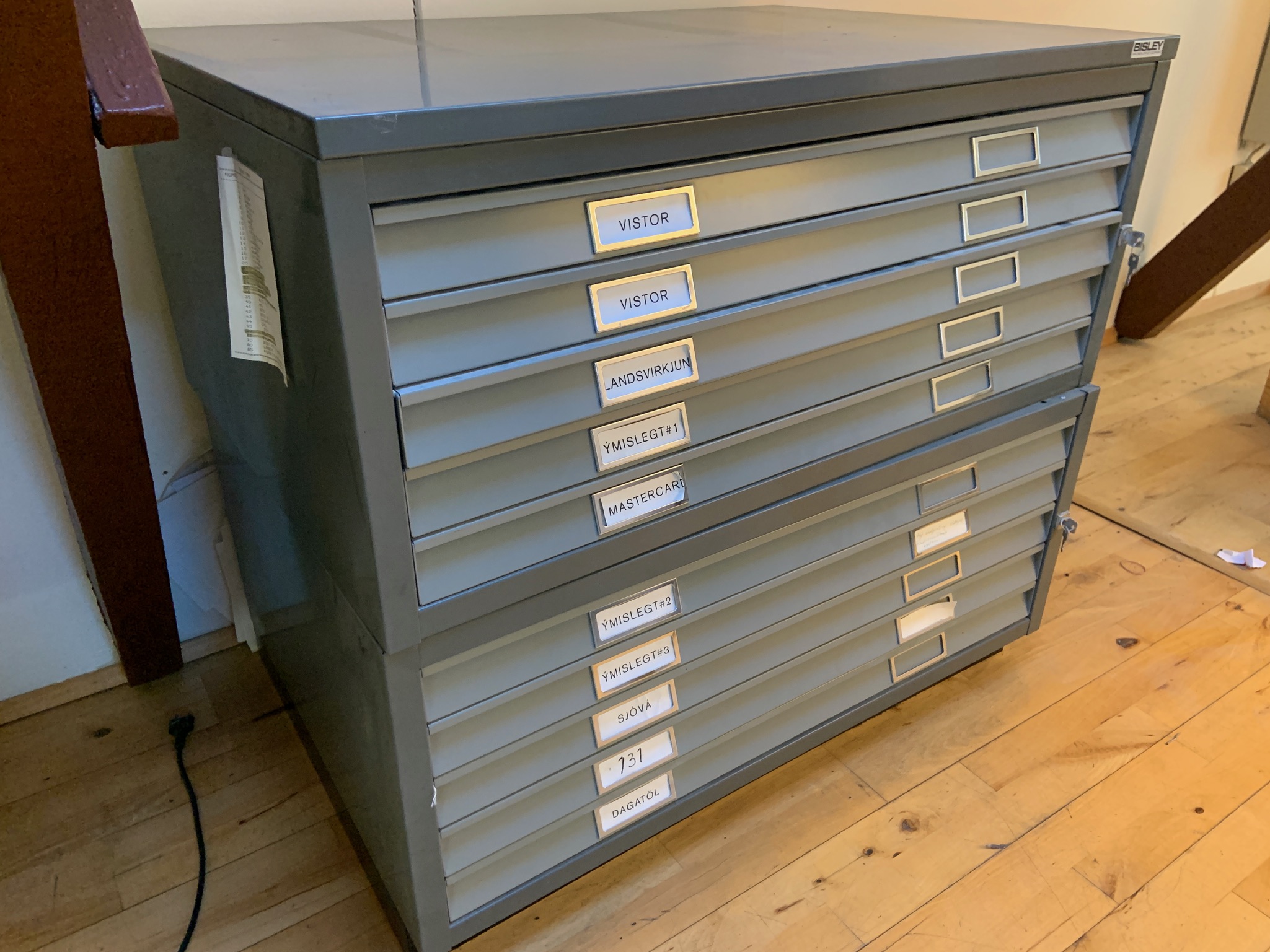 Selt/Endurnýtt - Bisley teikningaskápur 10 skúffu læsanlegur