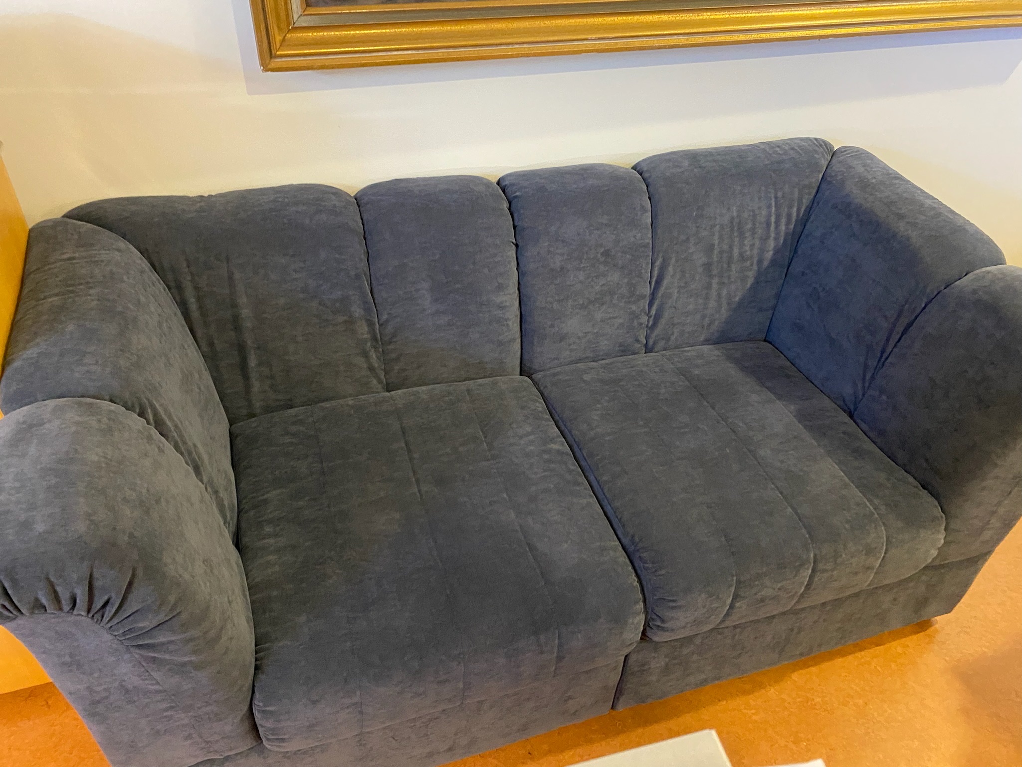 SELT / SOLD - Velvet sófi grár 2ja manna 3