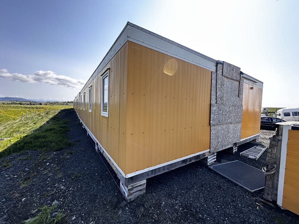 Gámaeiningar - sumarhús - vinnubúðir - skrifstofur 10 einingar 30 Herb, 5 Stk. WC, 10