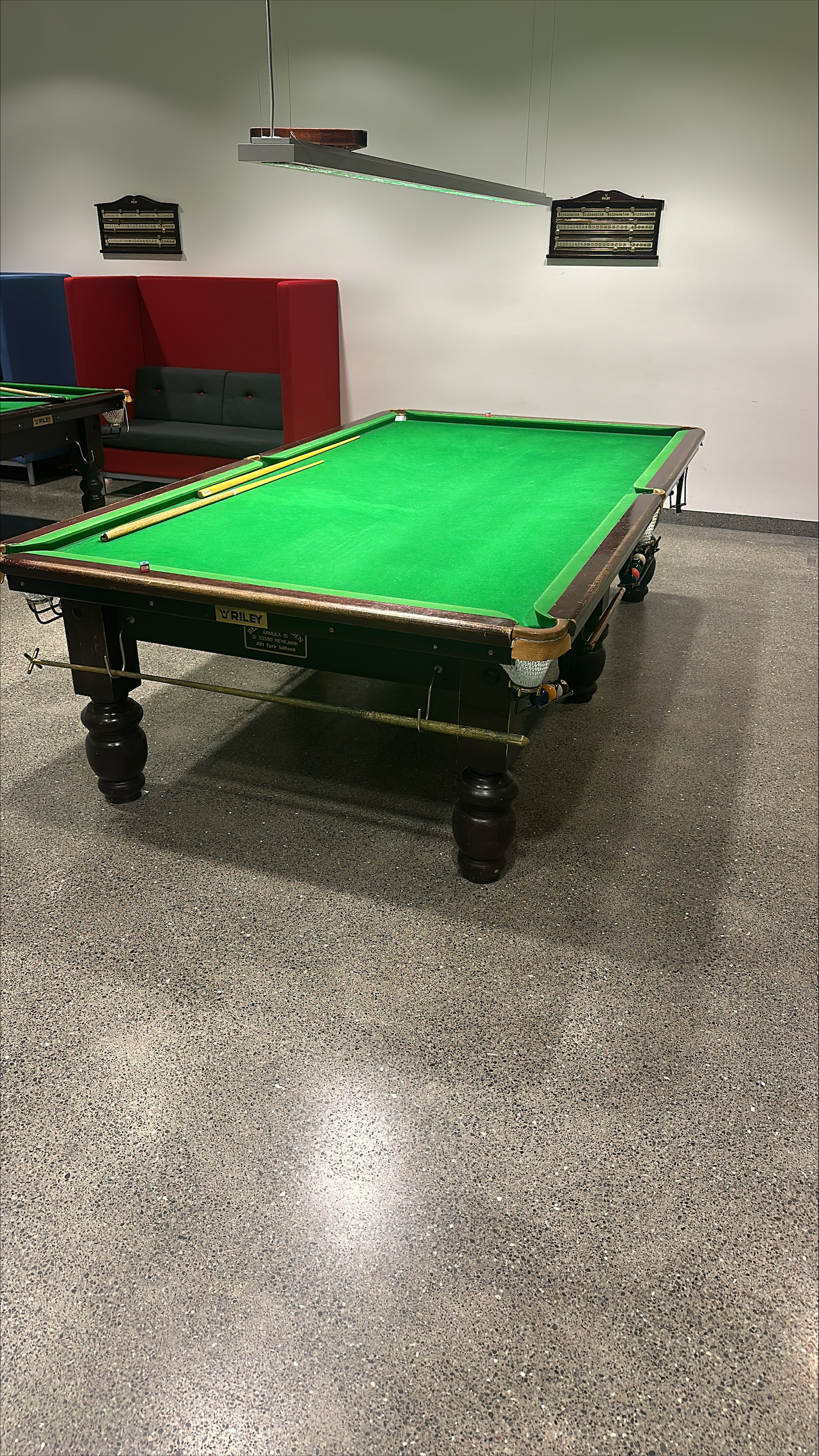 SELT / SOLD - Vandað Riley Snookerborð - 320 x 170sm 6