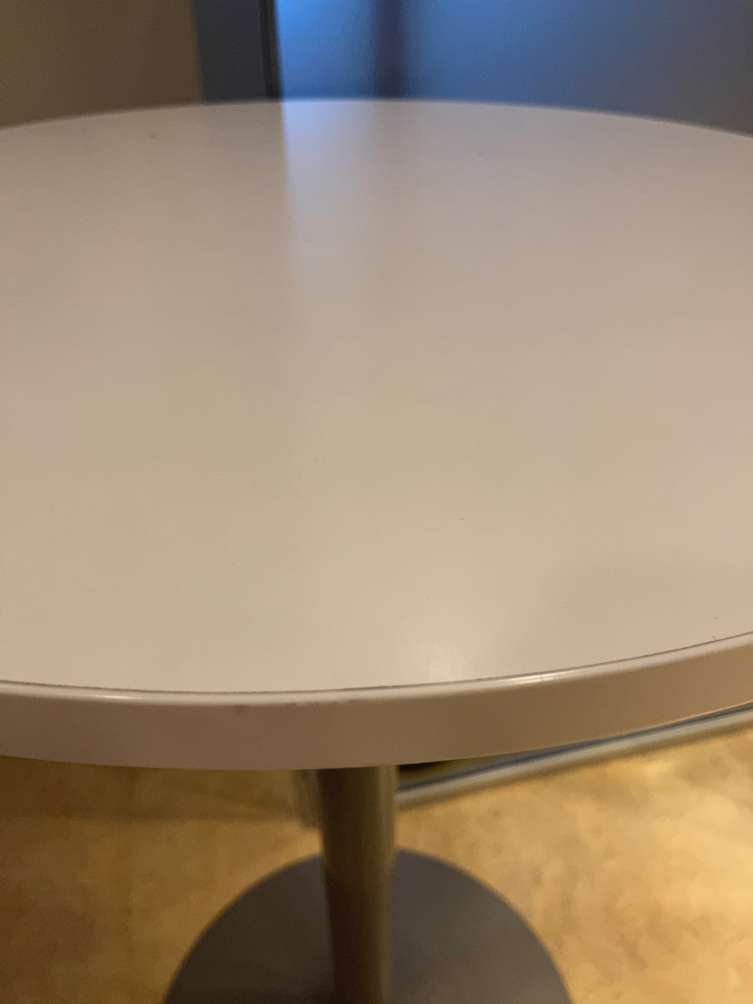 SELT / SOLD Hátt hringborð 3