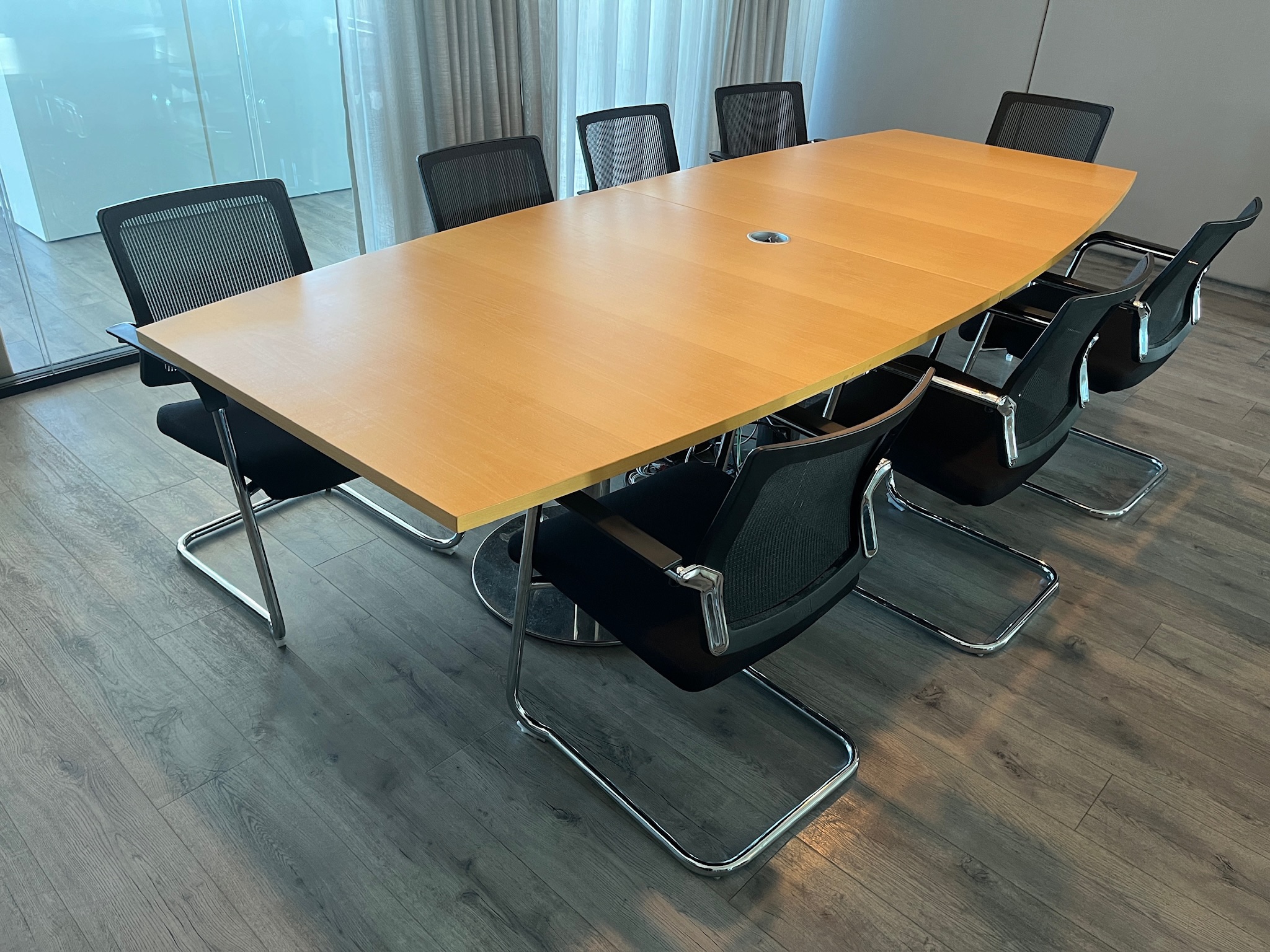 SELT / SOLD Fundarborð, 8-10 manna, L300 x B120 x H74 sm.