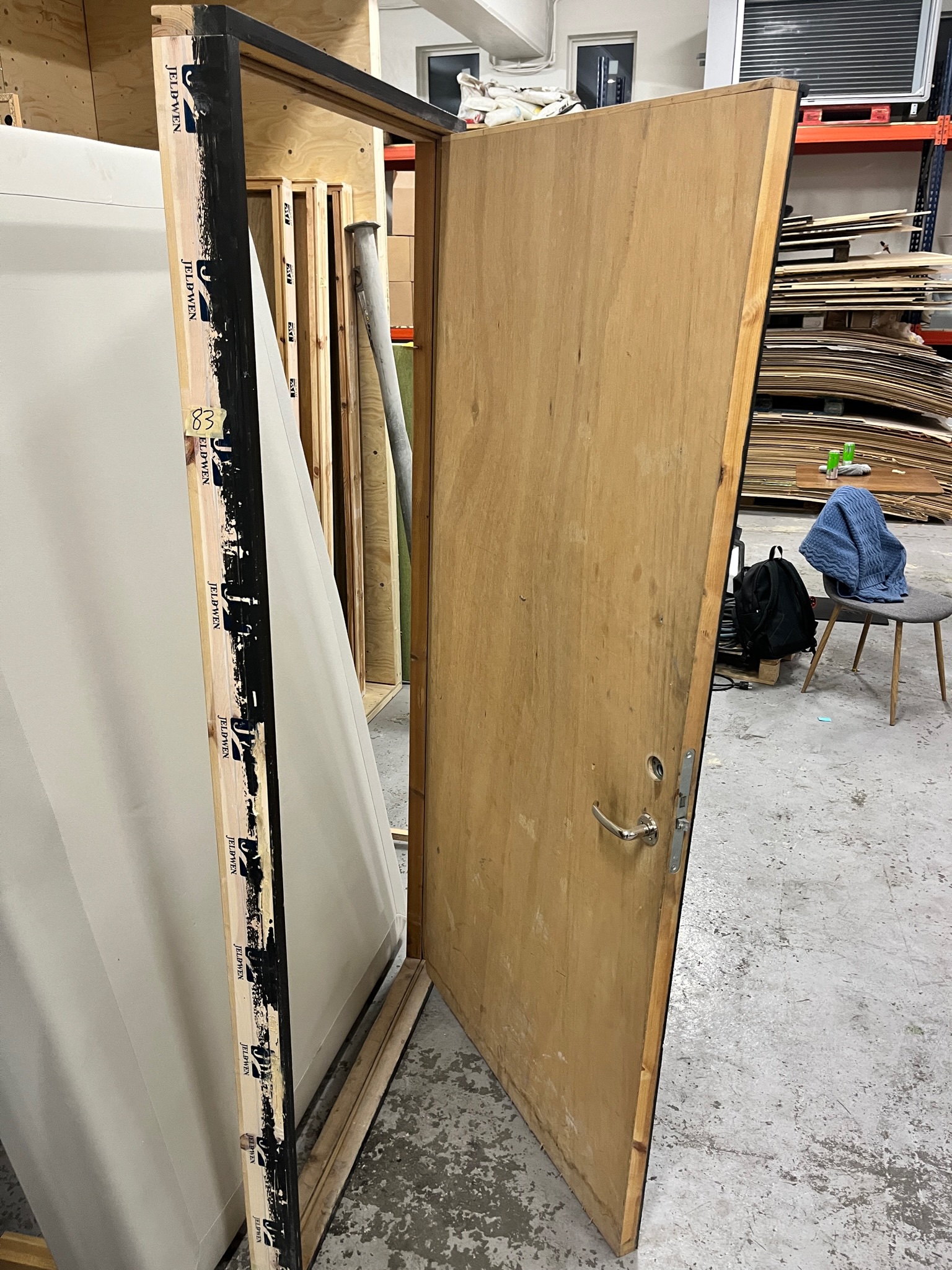 SELT / SOLD - Viðarhurðir - útihurðir - útihurð 2 stk. (95 x 205sm.) 5