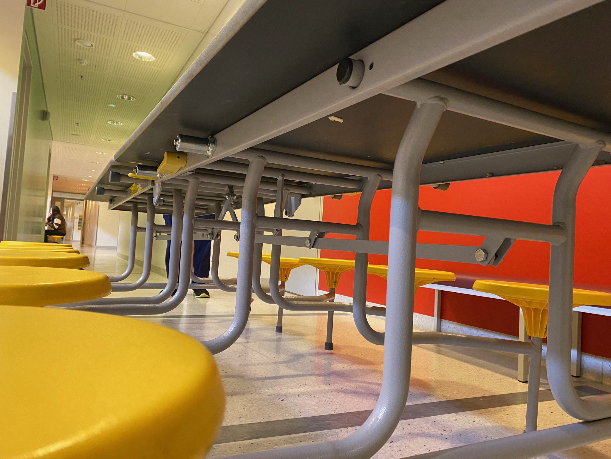 SELT / SOLD Flott mötuneytisborð fyrir skóla - Fellanleg (3 litir, 7 borð til) 4