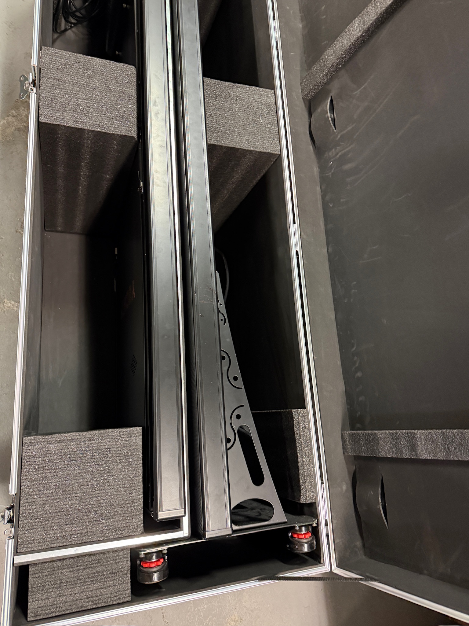 SELT / SOLD Yuchip LED auglýsingaskjár, H200xB65xD7sm. 7