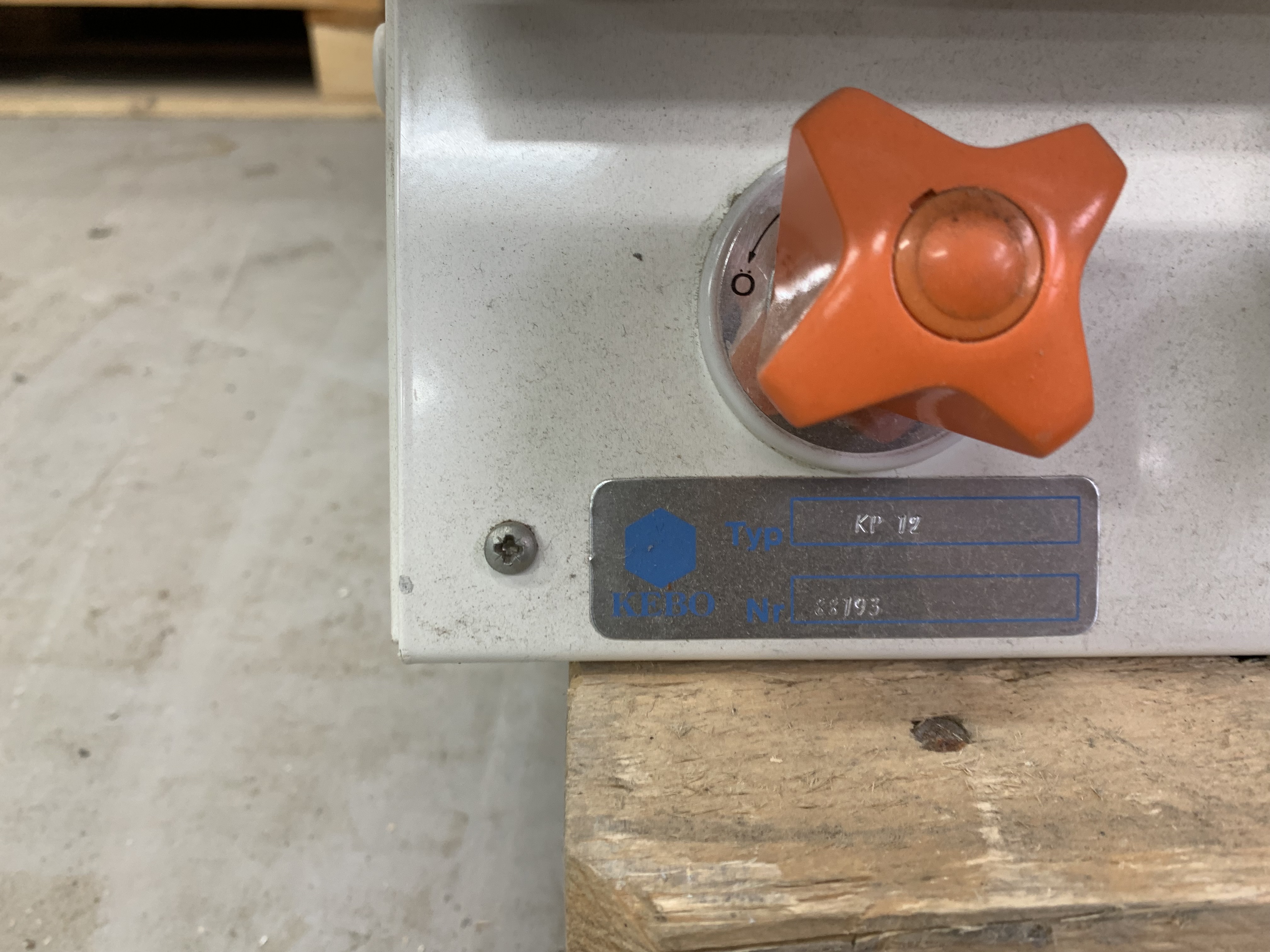 SELT / SOLD KEBO Stinkskápur / Fume cupboard nr. 1. 180sm 2