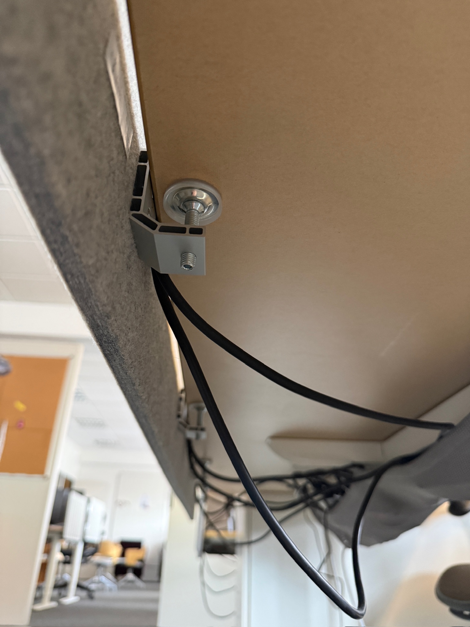 IKEA rafmagnsborð með borðskilrúmum, B160xD80sm. (8 stk.) 7