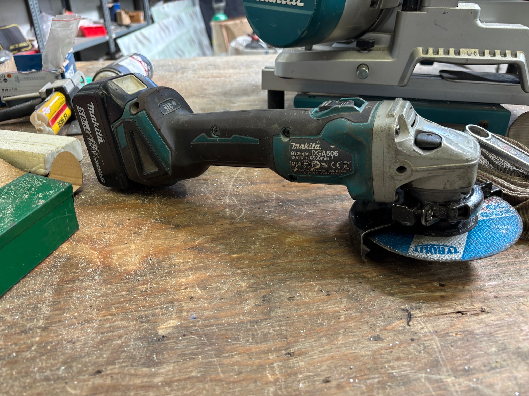 SELT / SOLD Makita bútsög og slípirokkur 6
