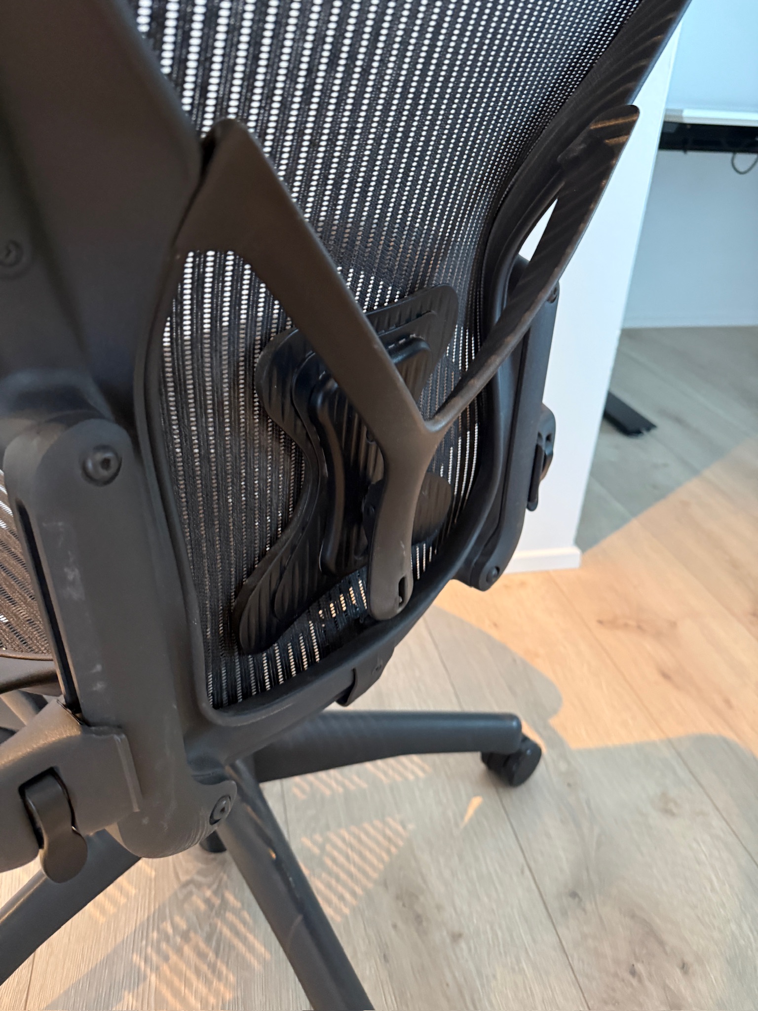 SELT / SOLD Herman Miller Aeron, B stærð 6