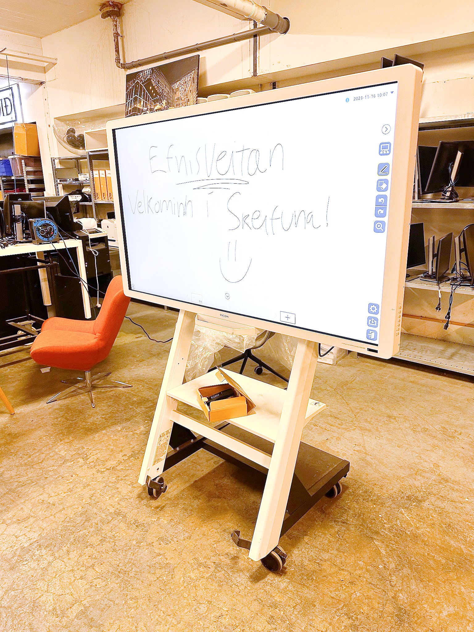 SELT / SOLD Ricoh Interactive Whiteboard D6500 tússtafla 3