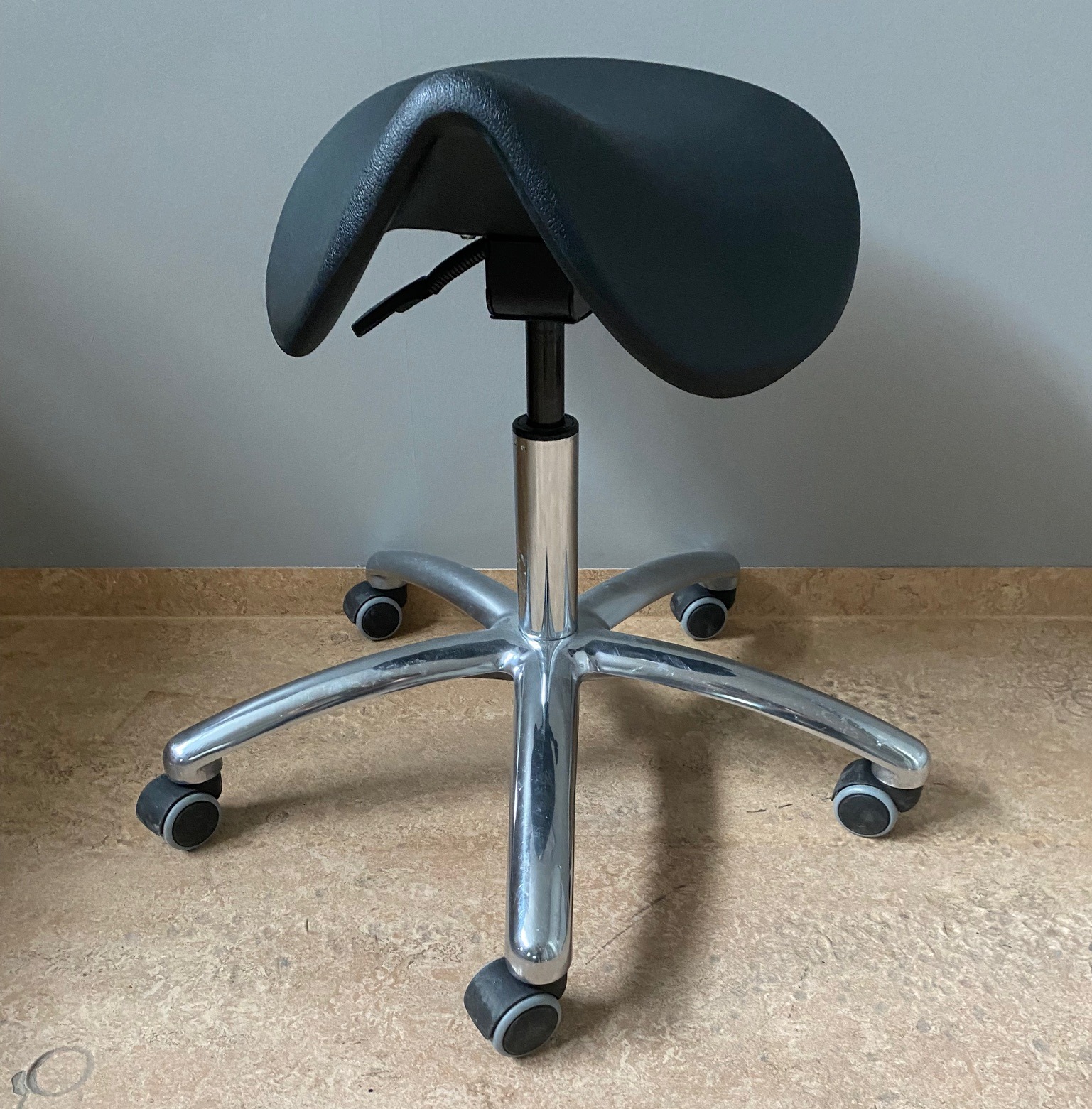 SELT / SOLD "Derby" Söðulstóll