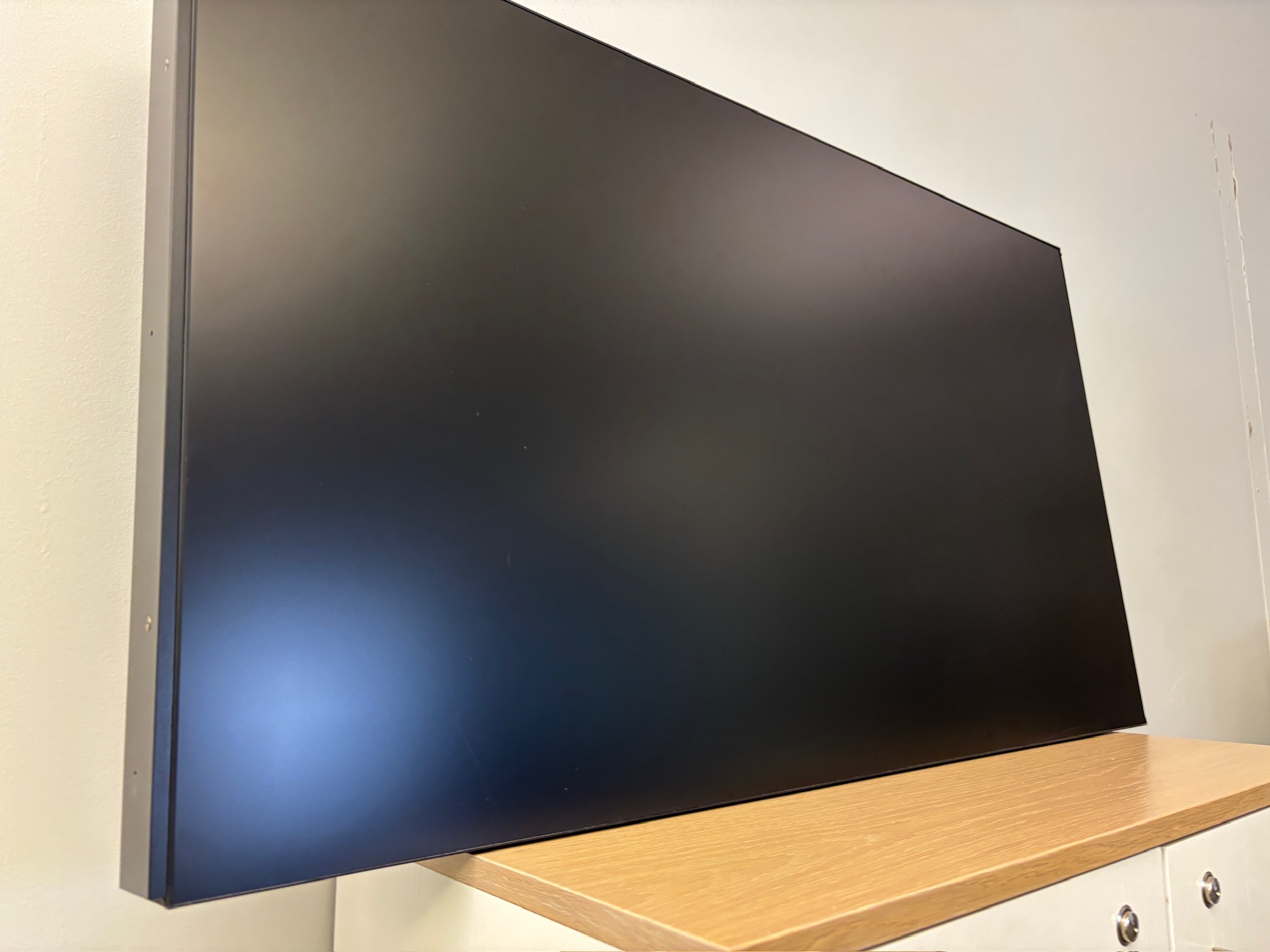SELT / SOLD NEC upplýsingaskjár með veggfestingu, LCD, 46'', 24/7 3