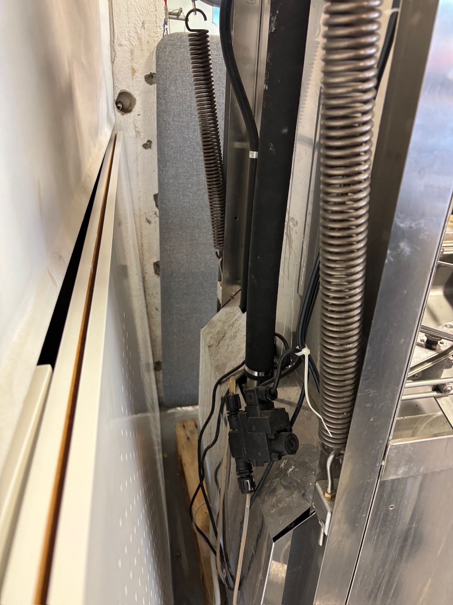 SELT / SOLD ATA-AT1200 húddvél 10 kw. 7