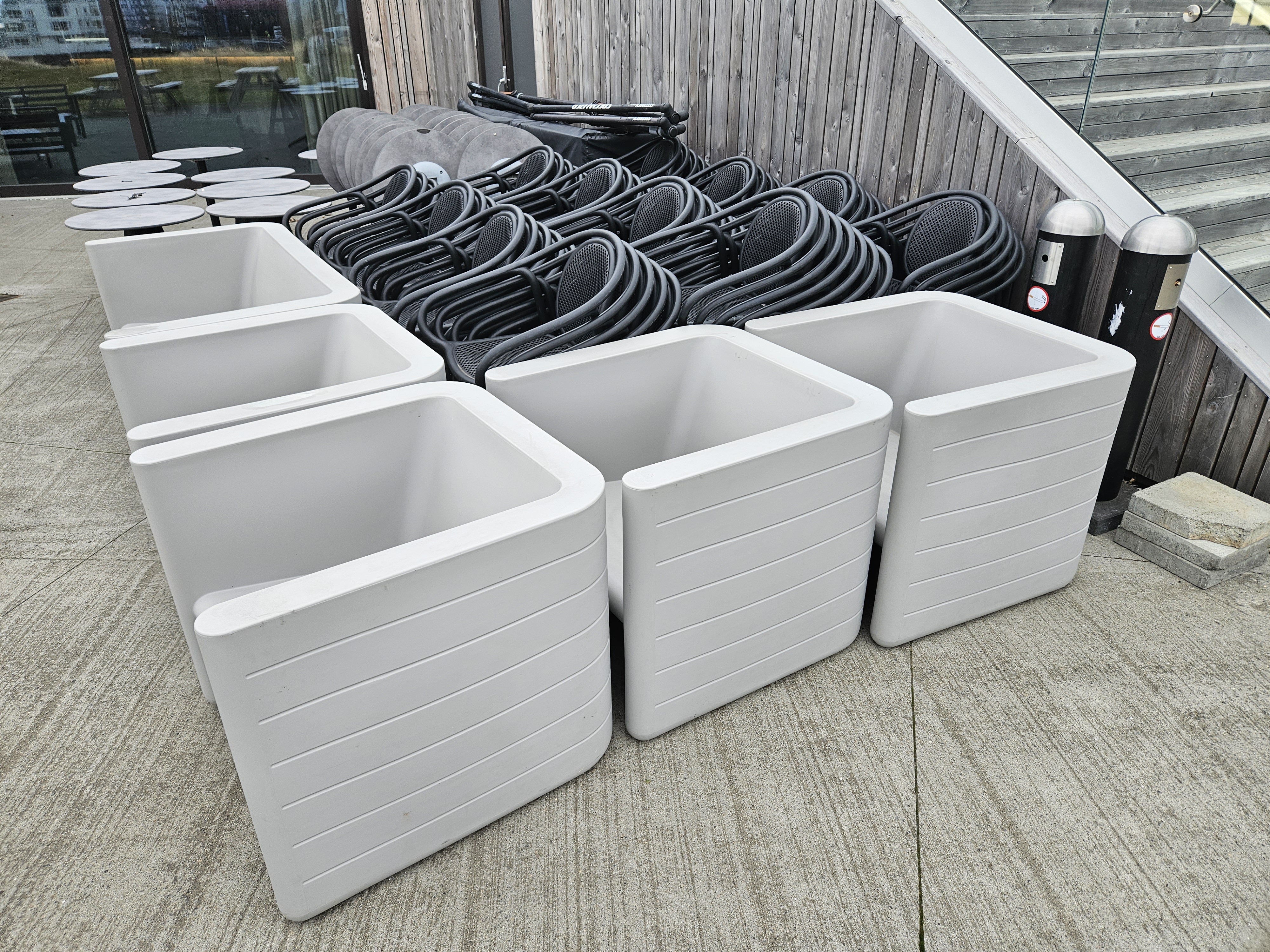SELT / SOLD - Jöklastólar - útistólar - formsteyptir plaststólar 2