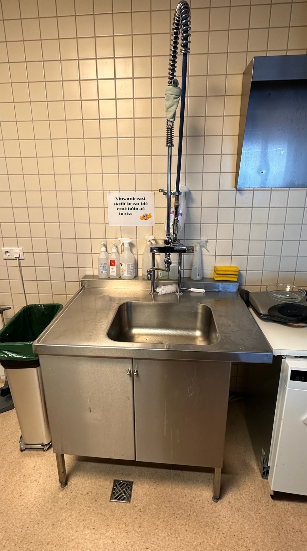 SELT / SOLD stálvaskur með blöndunartæki, B100 x D75 sm.