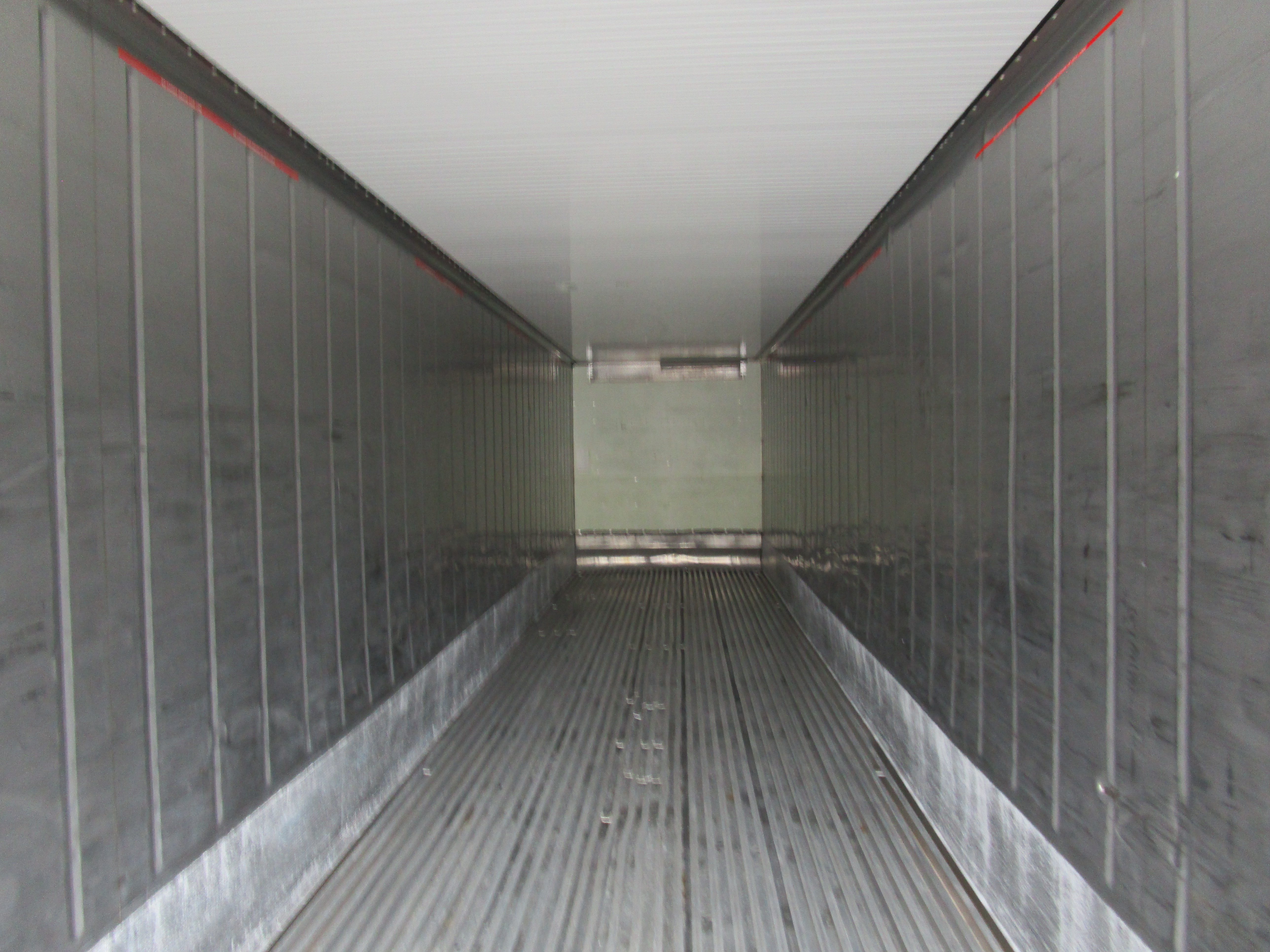 SELT / SOLD - Gámur 25 - 40 fet - einangraður ssnr 592000 3