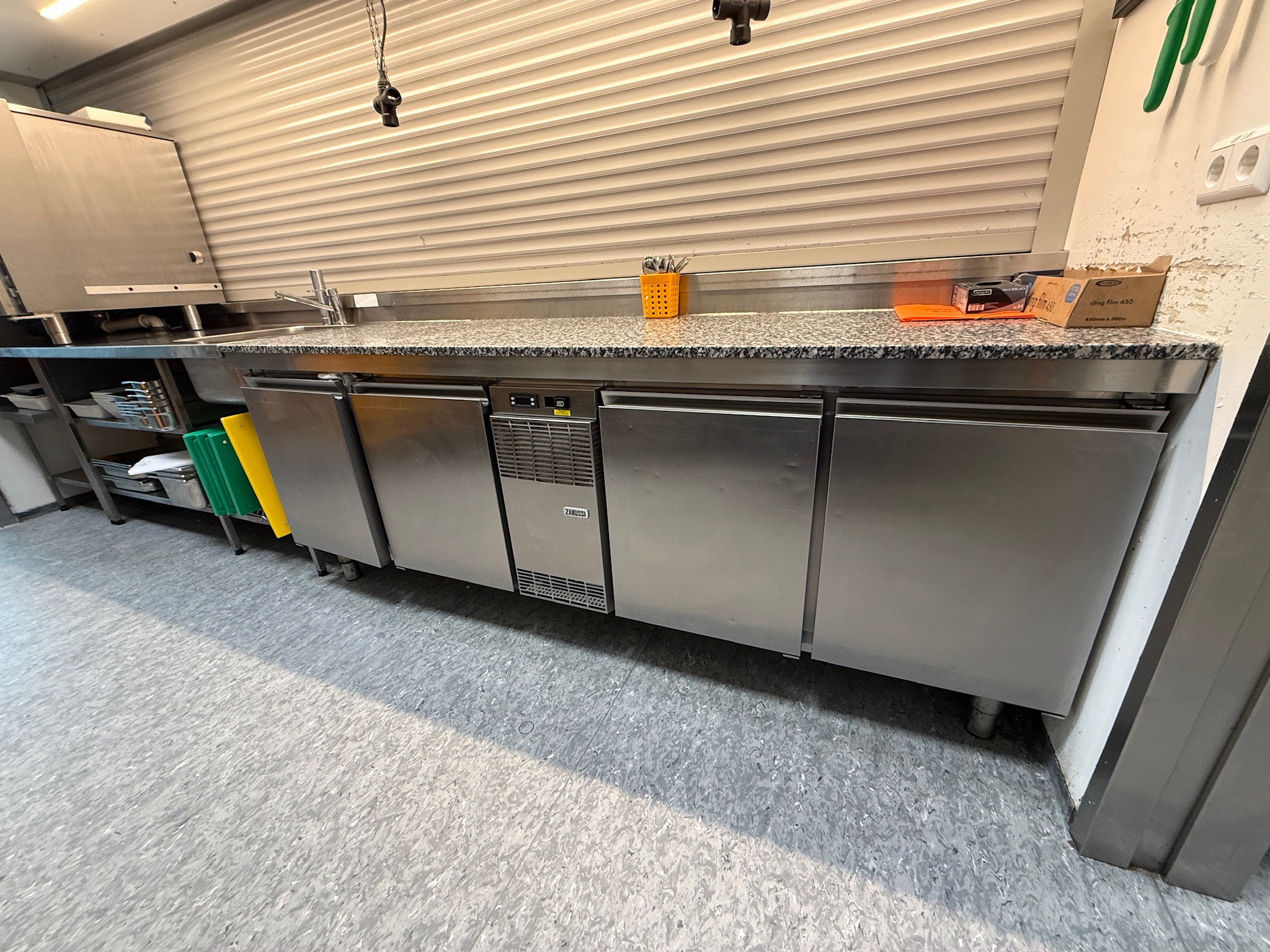 SELT / SOLD Zanussi granít preppborð frá ProGastro, B225sm. 9