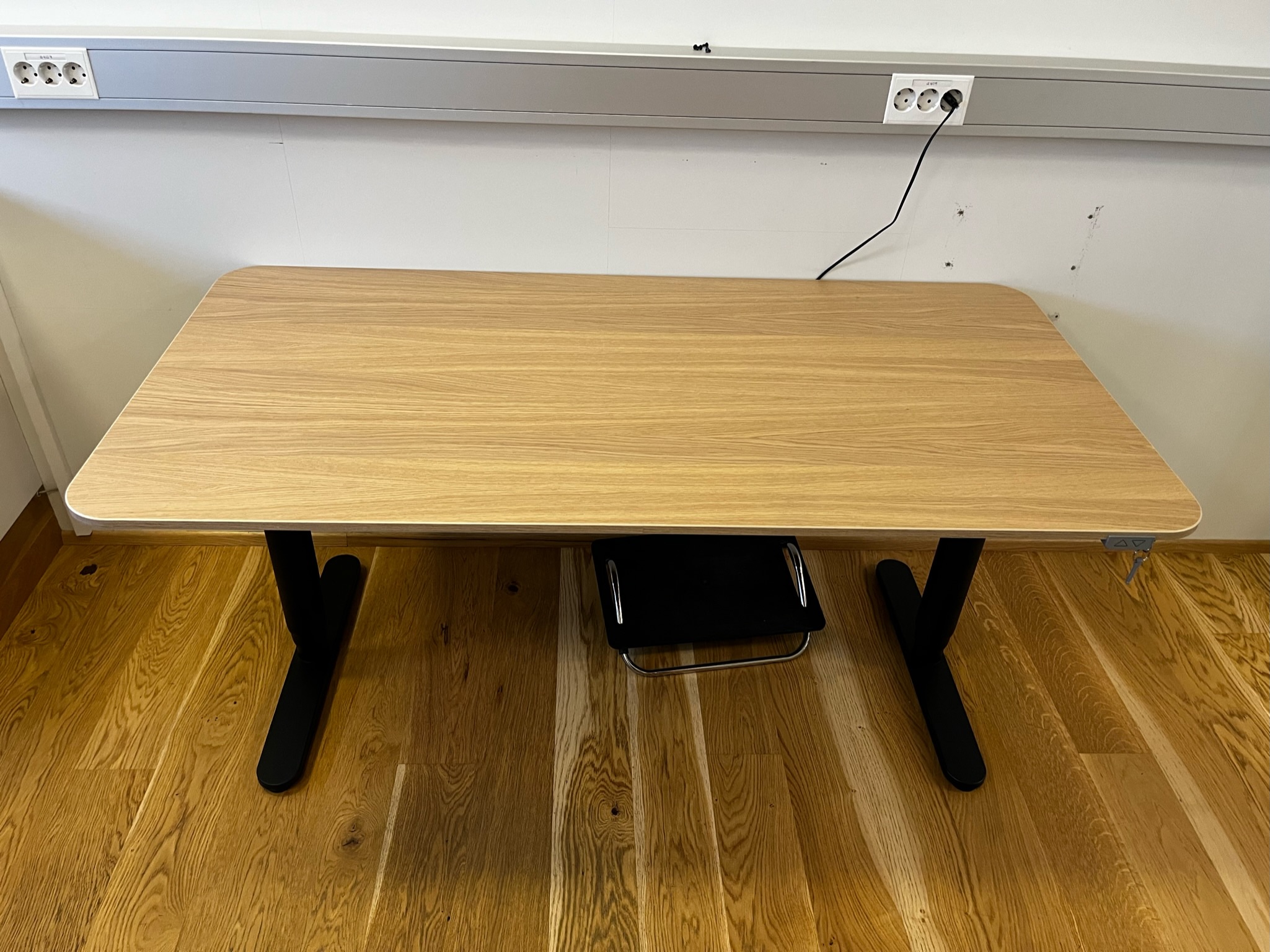 SELT / SOLD IKEA rafmagnsborð 160 x 80 sm. 3