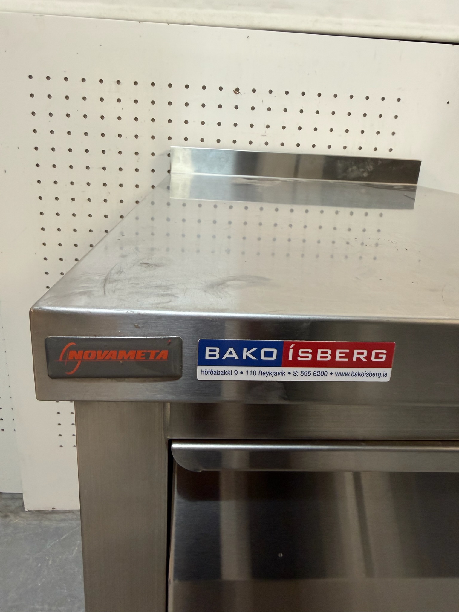 SELT / SOLD Stálborð - B50xD73xH86 6
