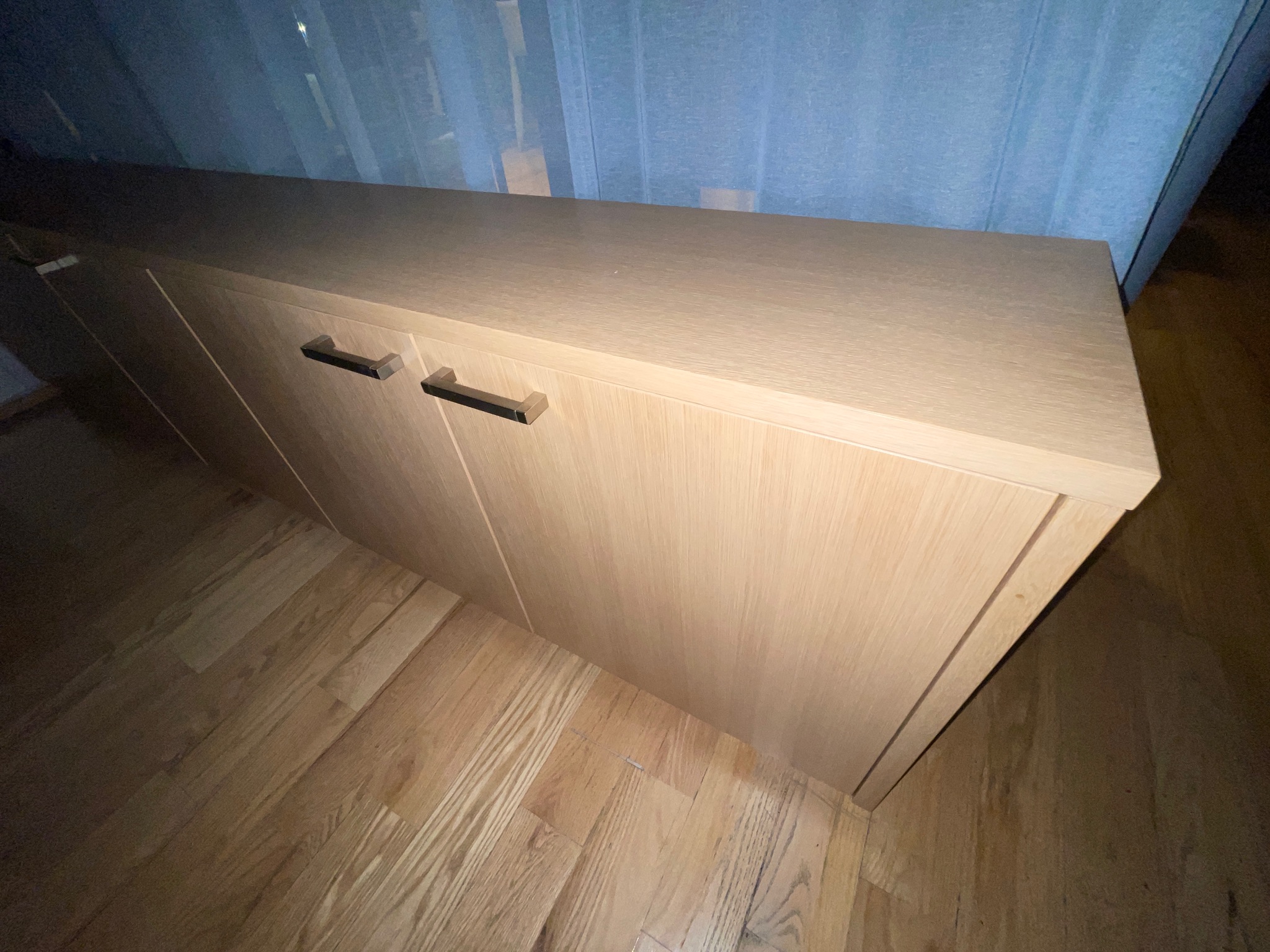 SELT / SOLD Skriftstofuskápur / skenkur, H76 x B302 x D38 sm. 7