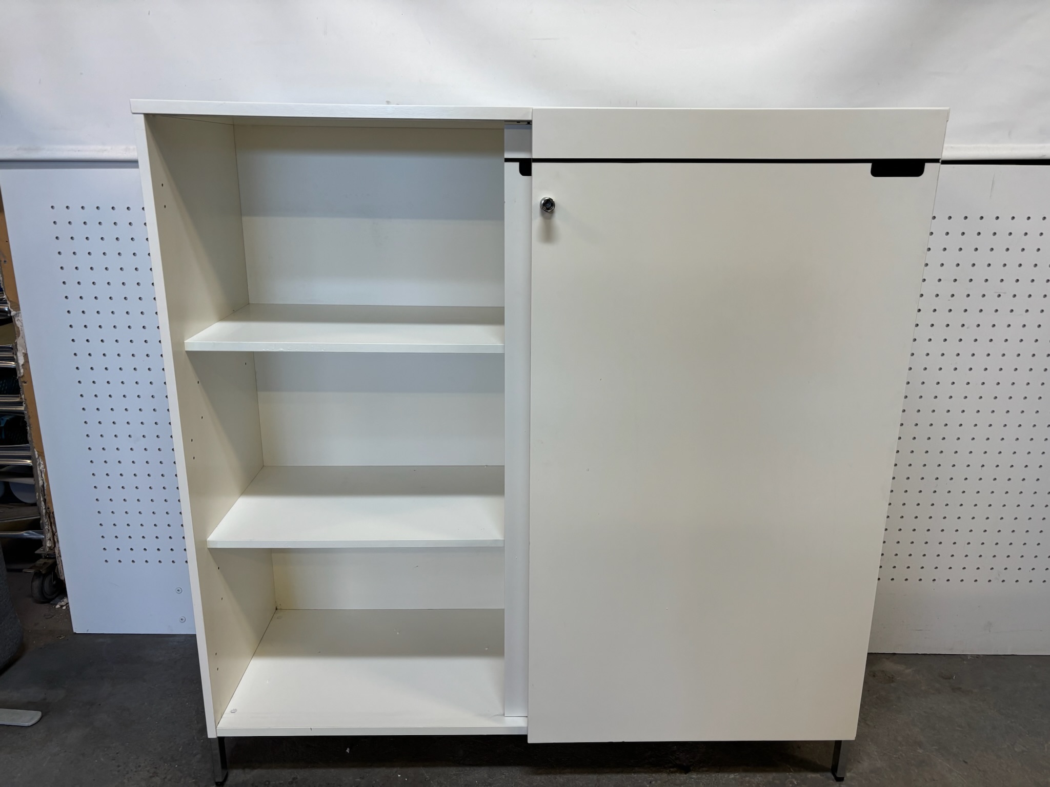 SELT / SOLD Horreds Möbel skrifstofuskápur 2